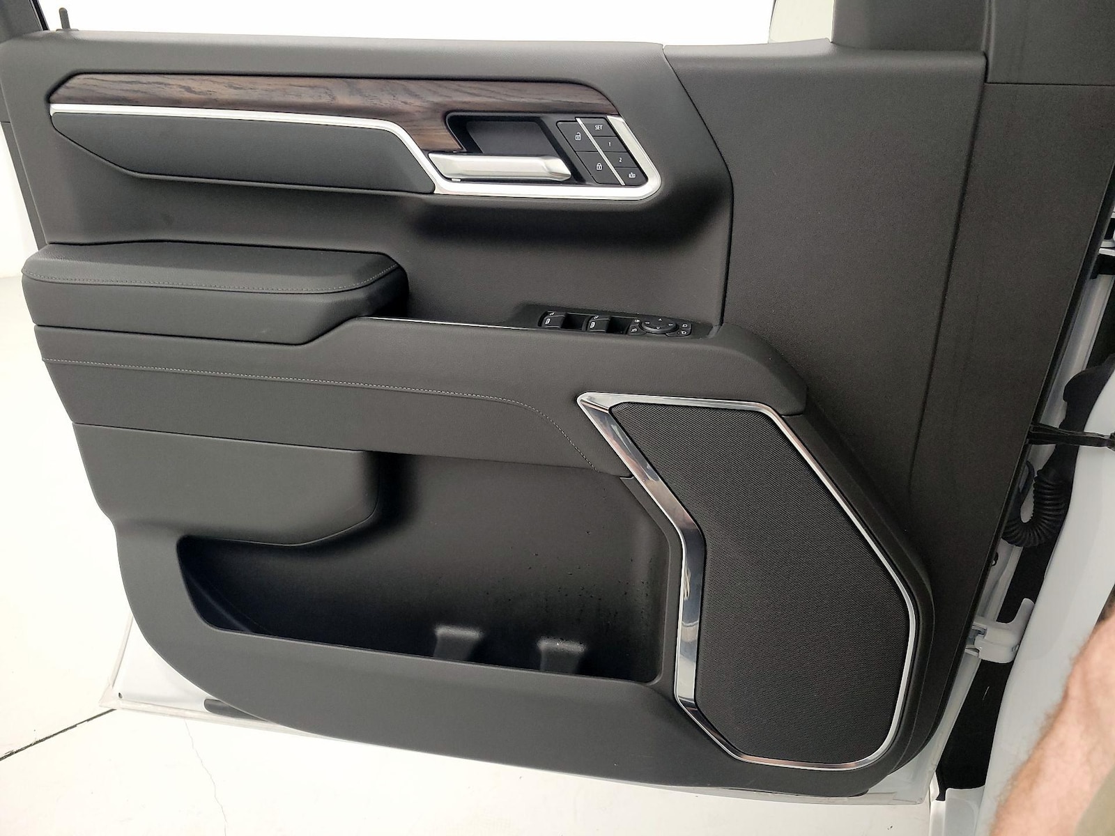 2026 GMC Sierra 1500 SLT - Photo 13