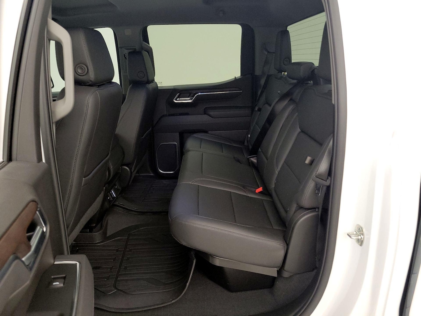 2026 GMC Sierra 1500 SLT - Photo 21