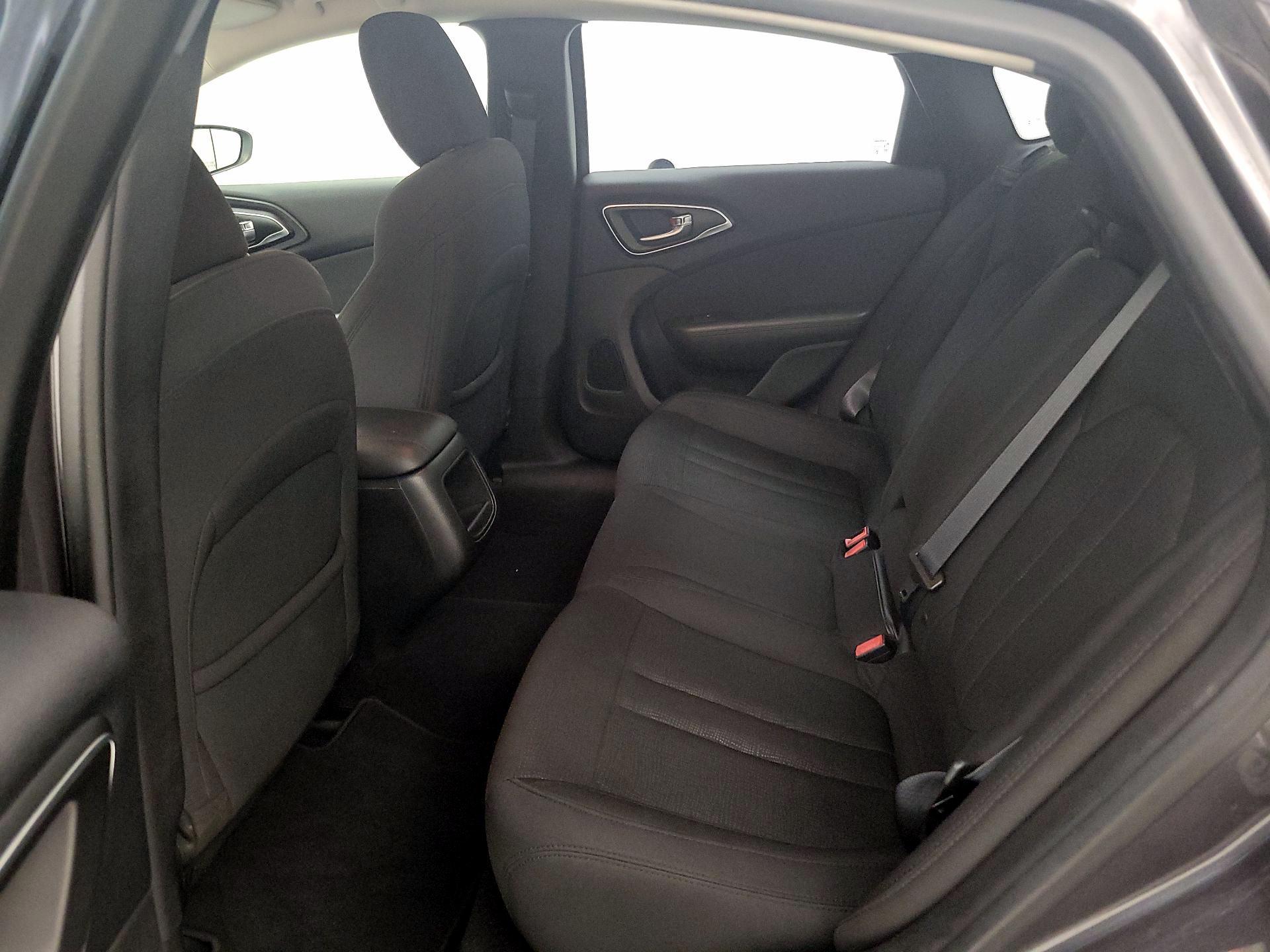 Thumbnail: 2016 Chrysler 200 - 19