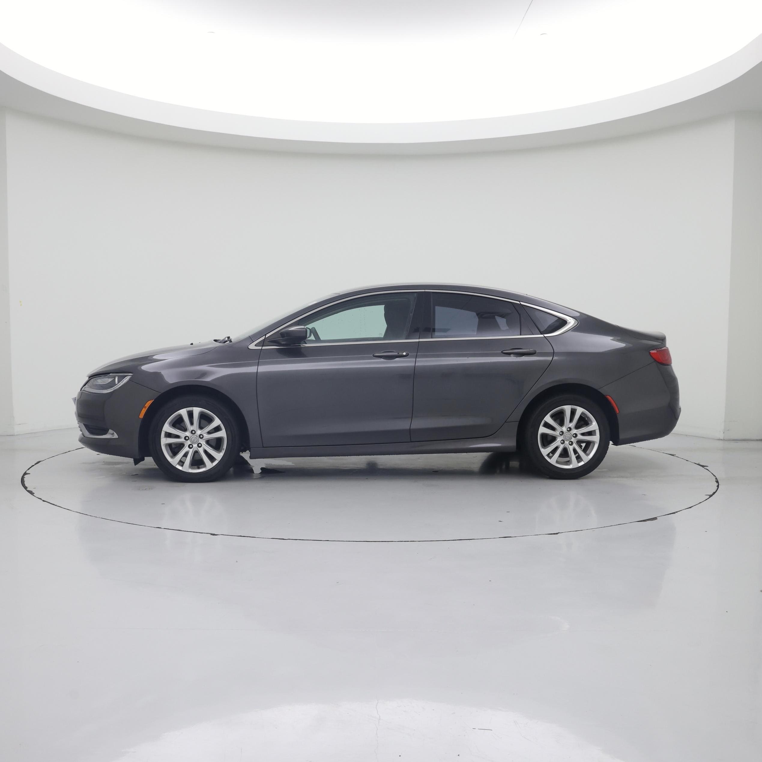 Thumbnail: 2016 Chrysler 200 - 3