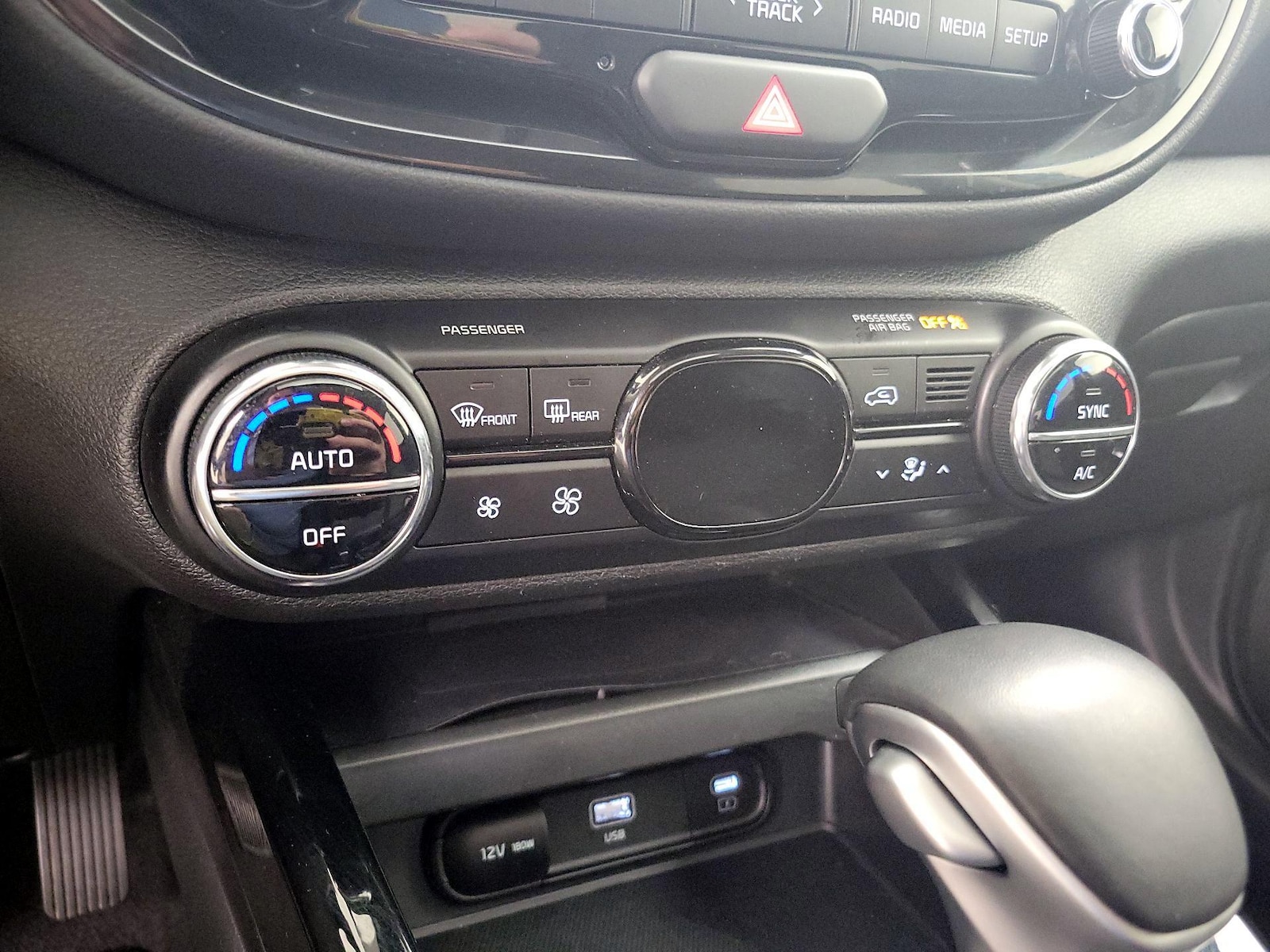 2025 Kia Soul EX - Photo 18