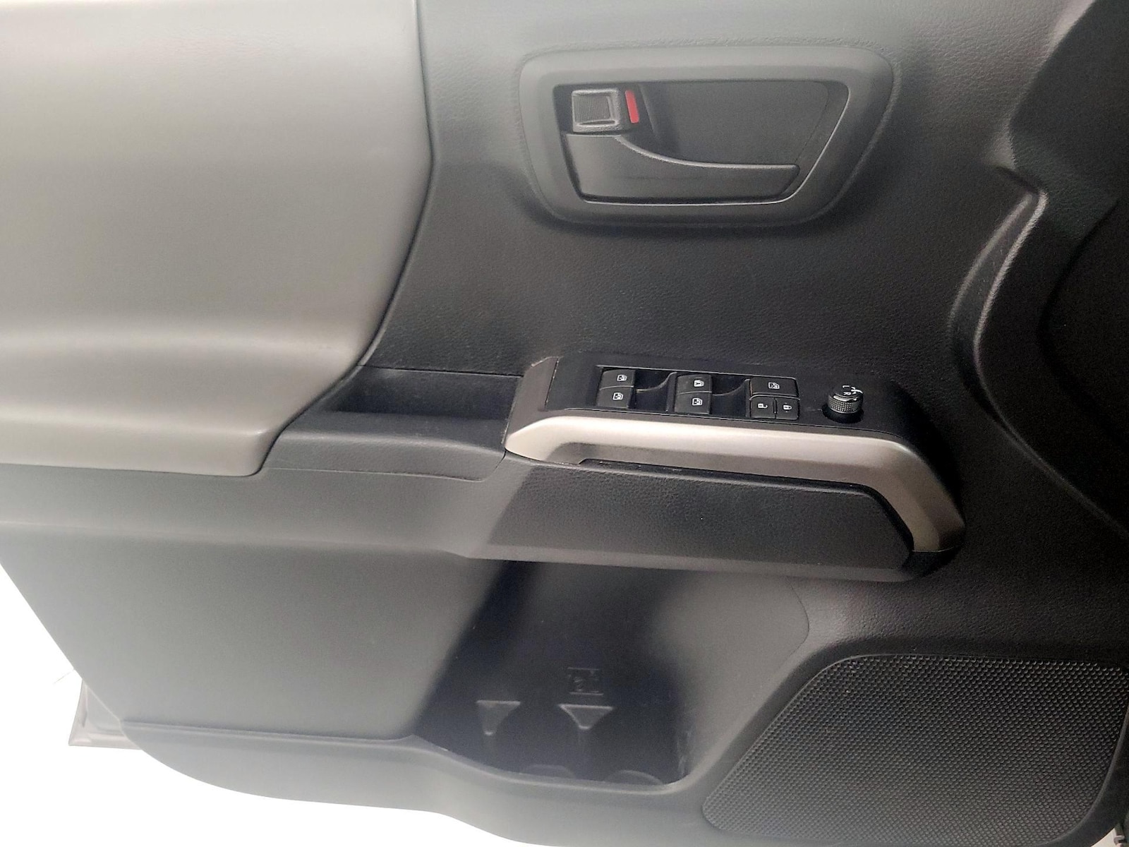 2019 Toyota Tacoma SR5 - Photo 13