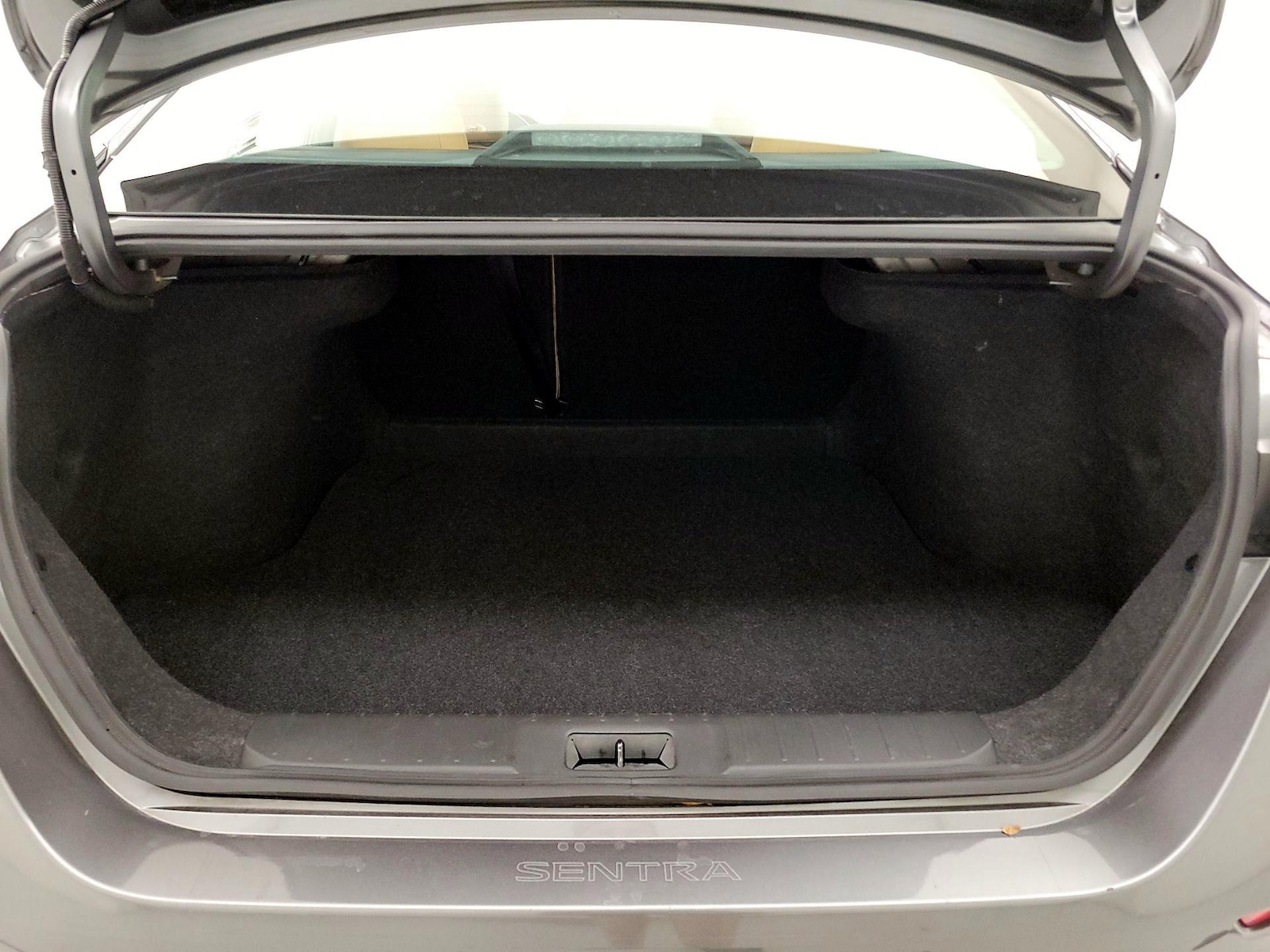 2020 Nissan Sentra SV - Photo 22