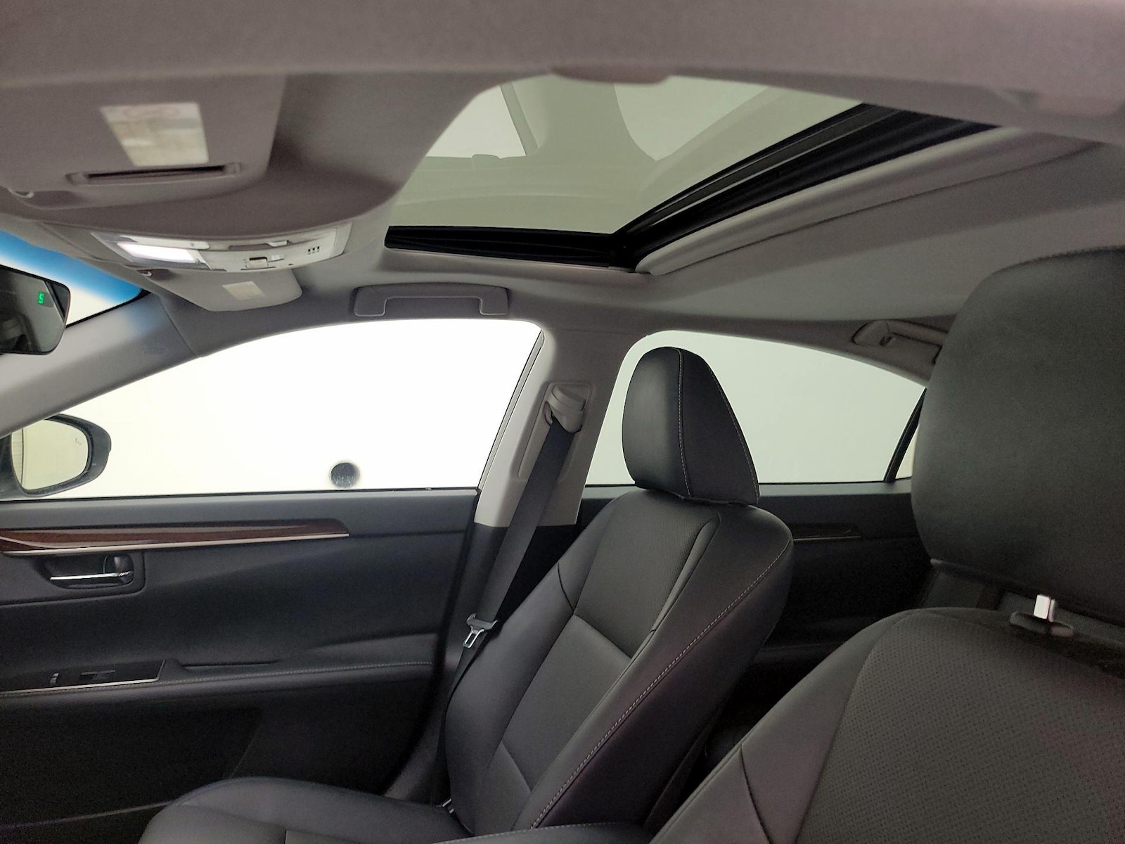 Sunroof(s) & Overhead Airbags