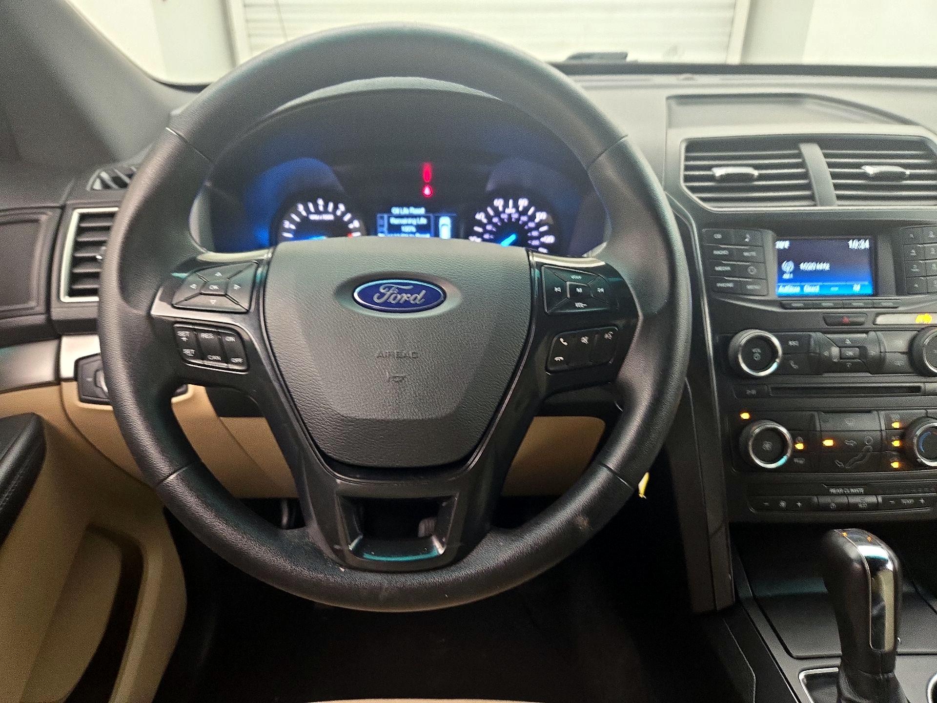 Thumbnail: 2016 Ford Explorer - 10
