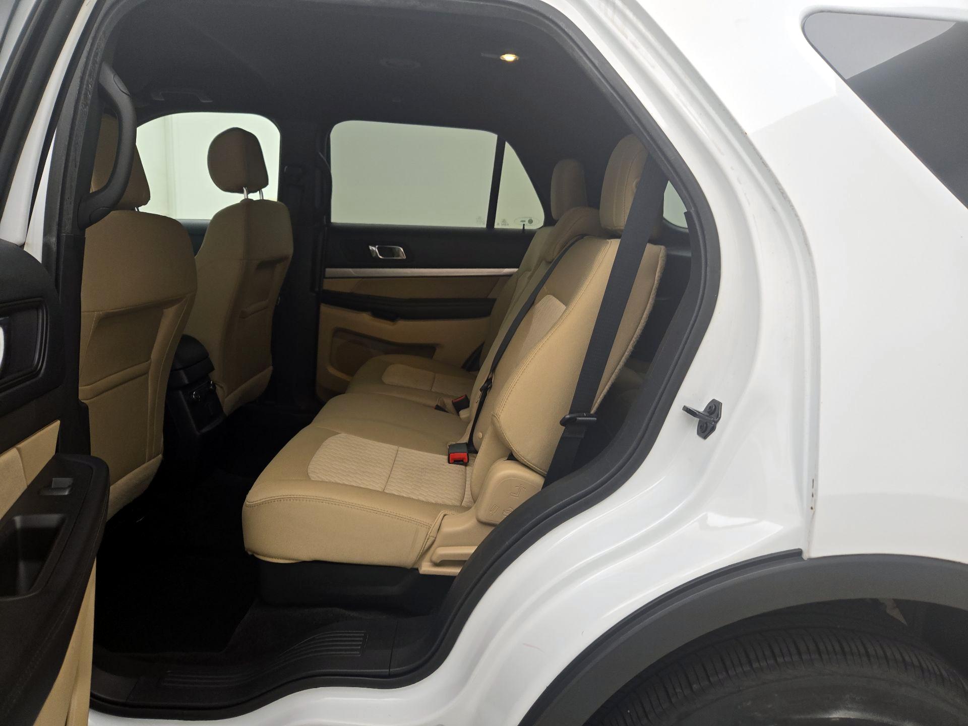 Thumbnail: 2016 Ford Explorer - 19