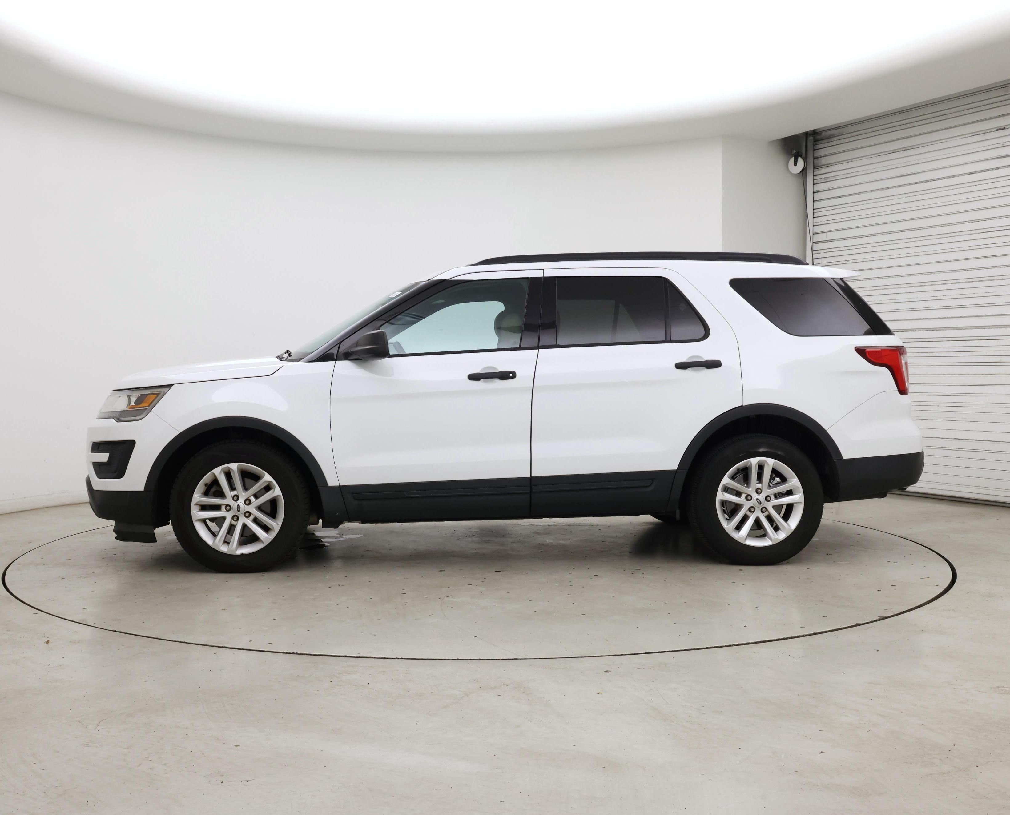 Thumbnail: 2016 Ford Explorer - 3