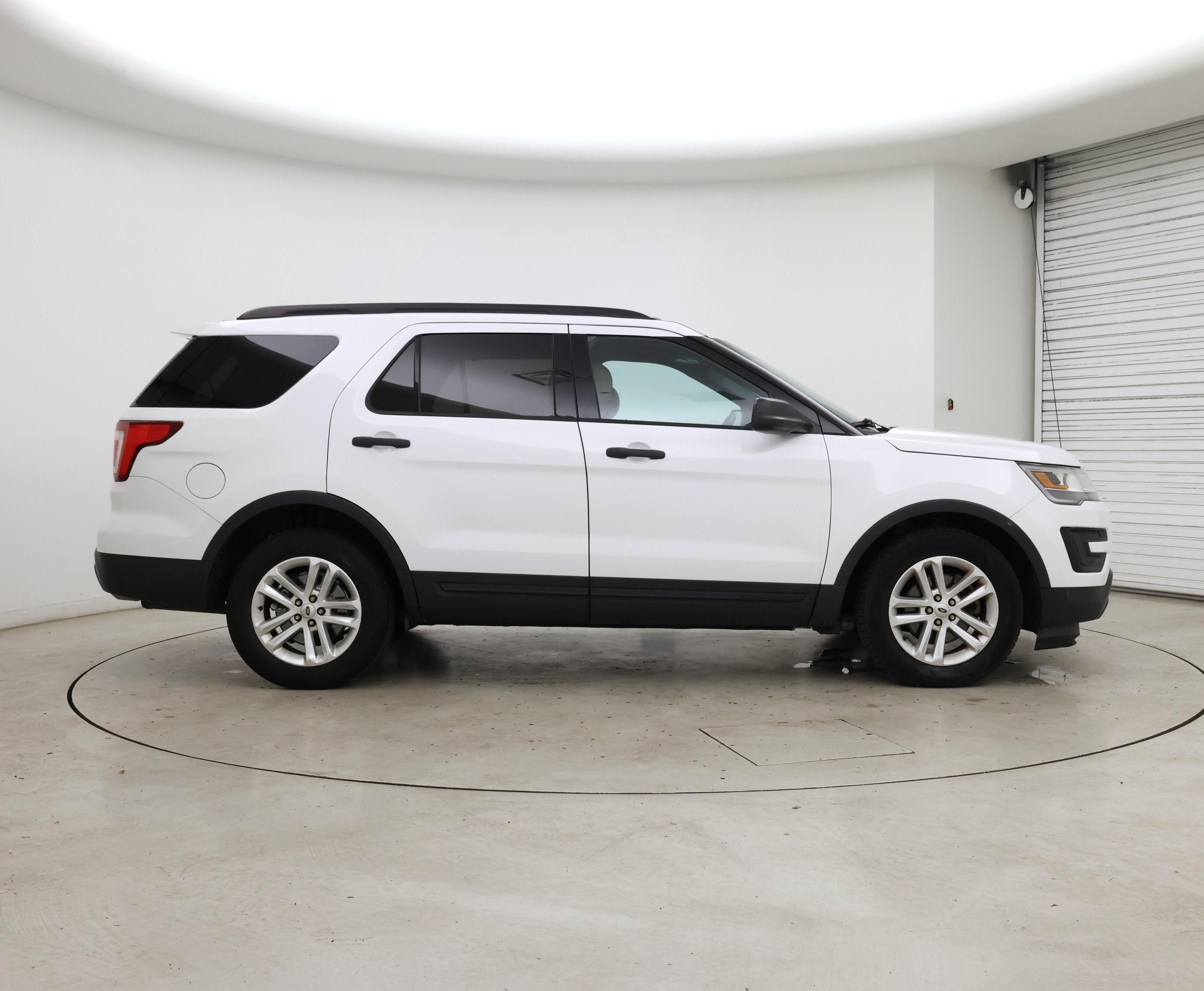 Thumbnail: 2016 Ford Explorer - 7