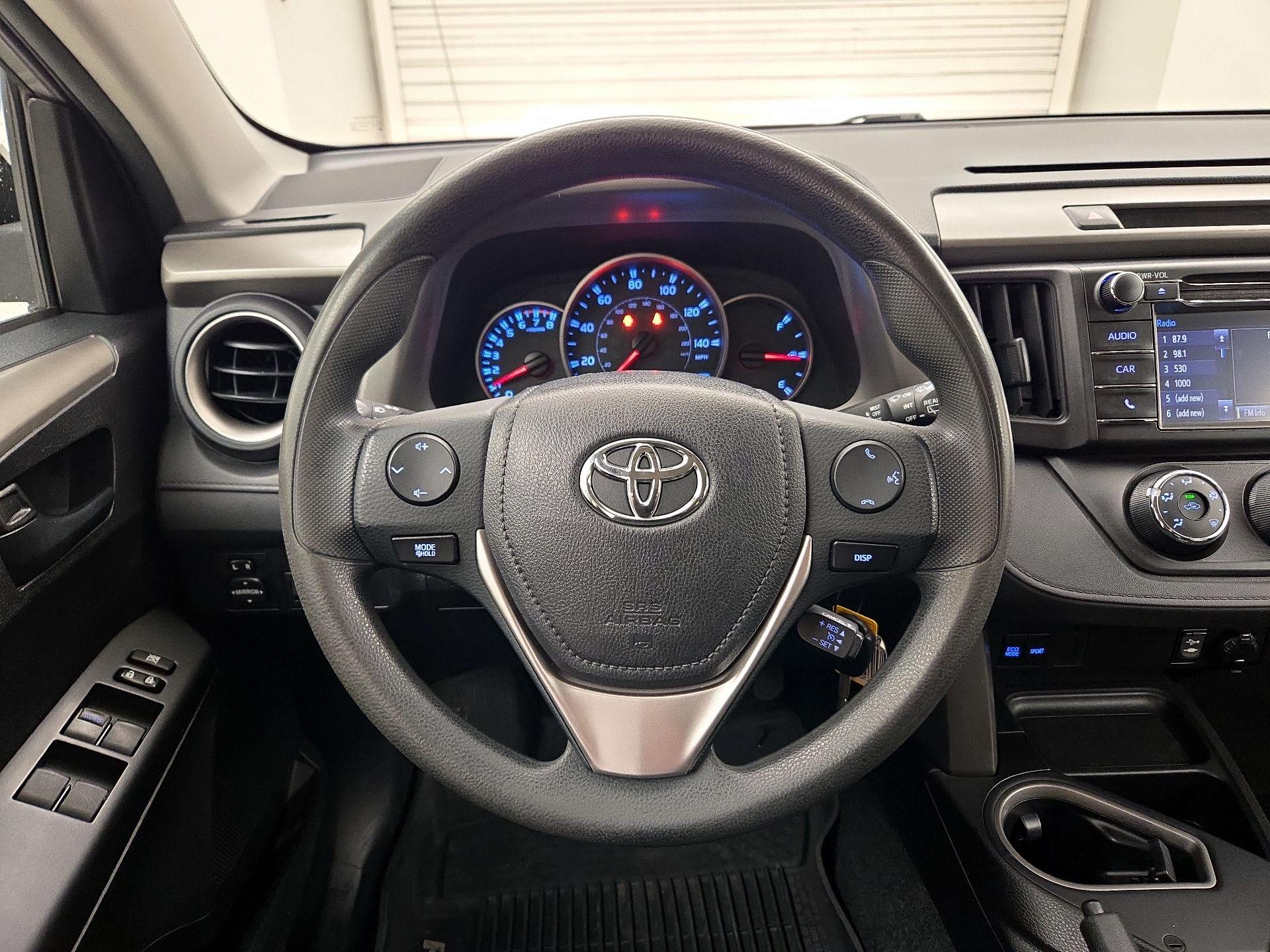 Thumbnail: 2016 Toyota RAV4 - 10