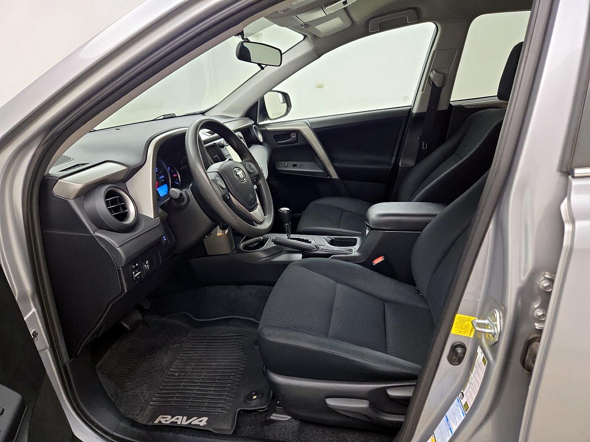 Thumbnail: 2016 Toyota RAV4 - 11