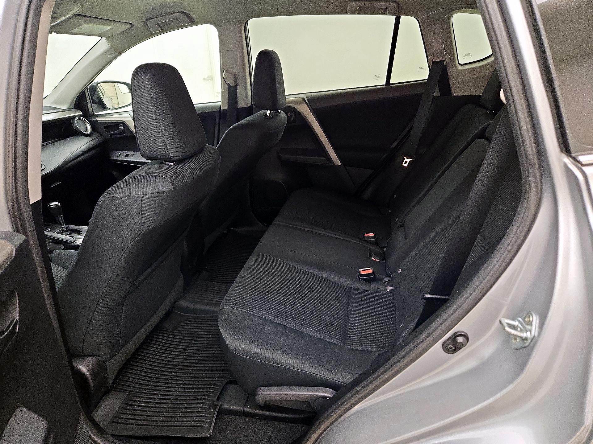 Thumbnail: 2016 Toyota RAV4 - 19