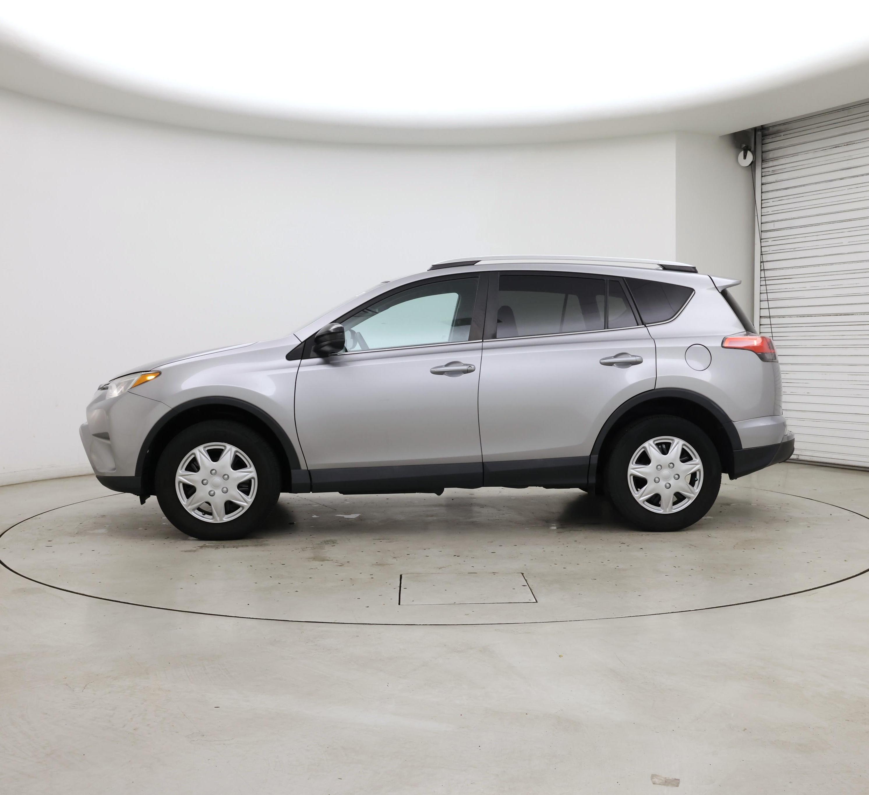 Thumbnail: 2016 Toyota RAV4 - 3