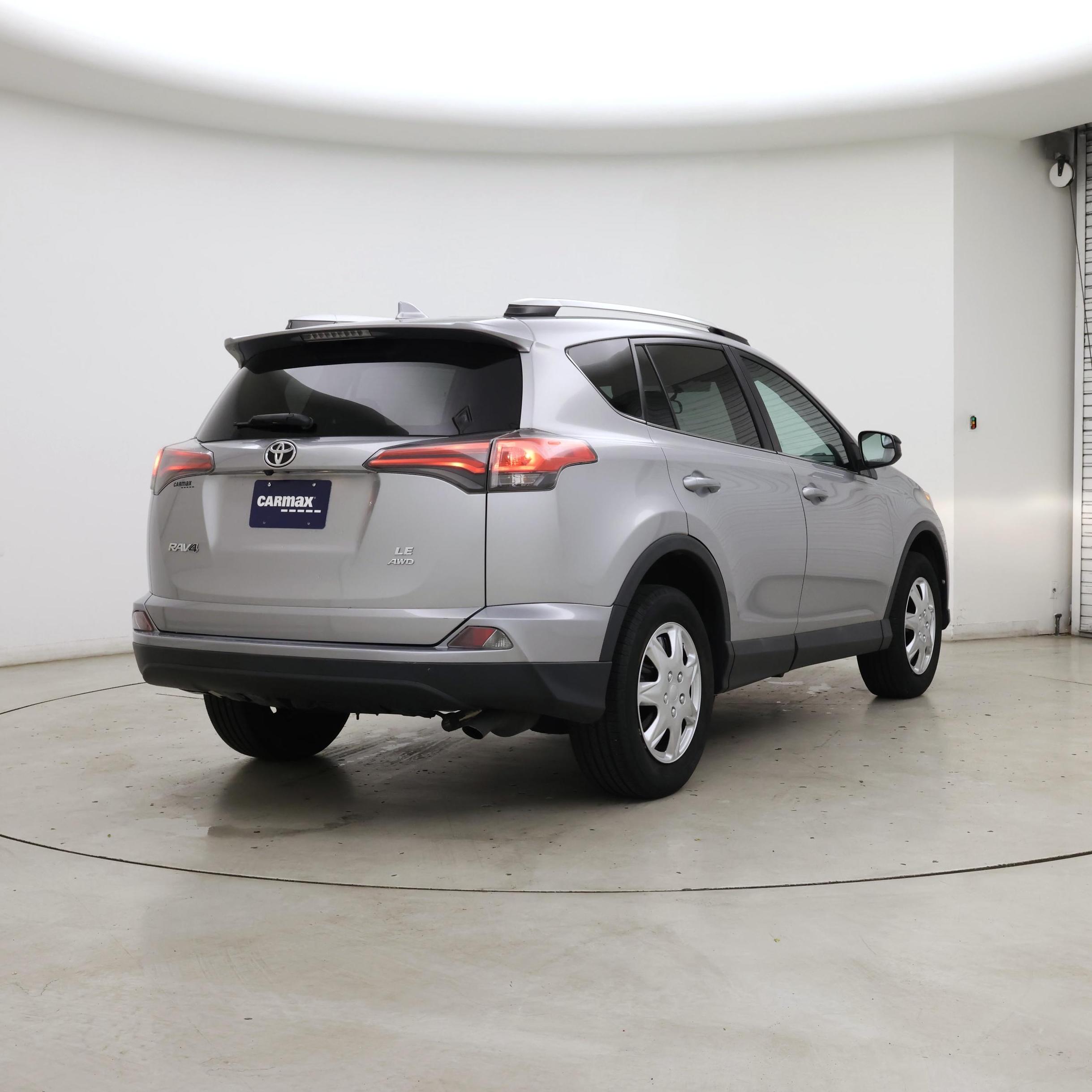 Thumbnail: 2016 Toyota RAV4 - 8