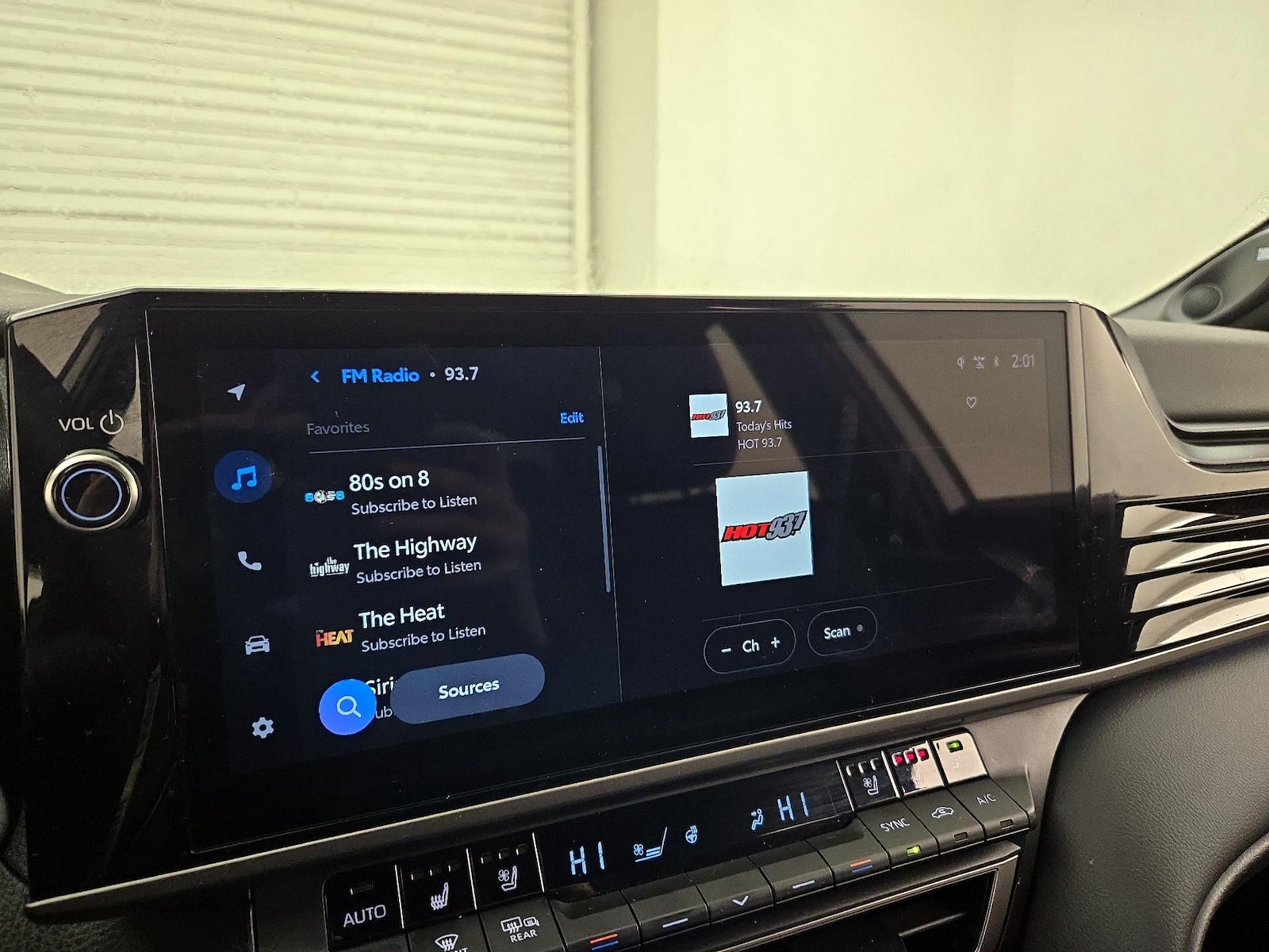2025 Toyota Camry XSE - Photo 15