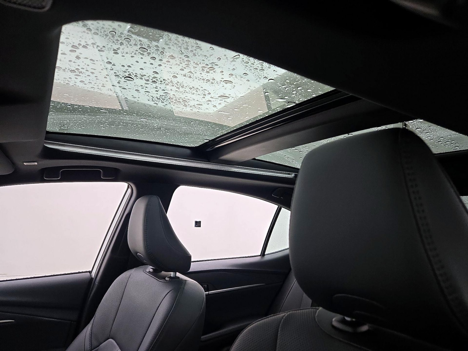 2025 Toyota Camry XSE - Photo 18