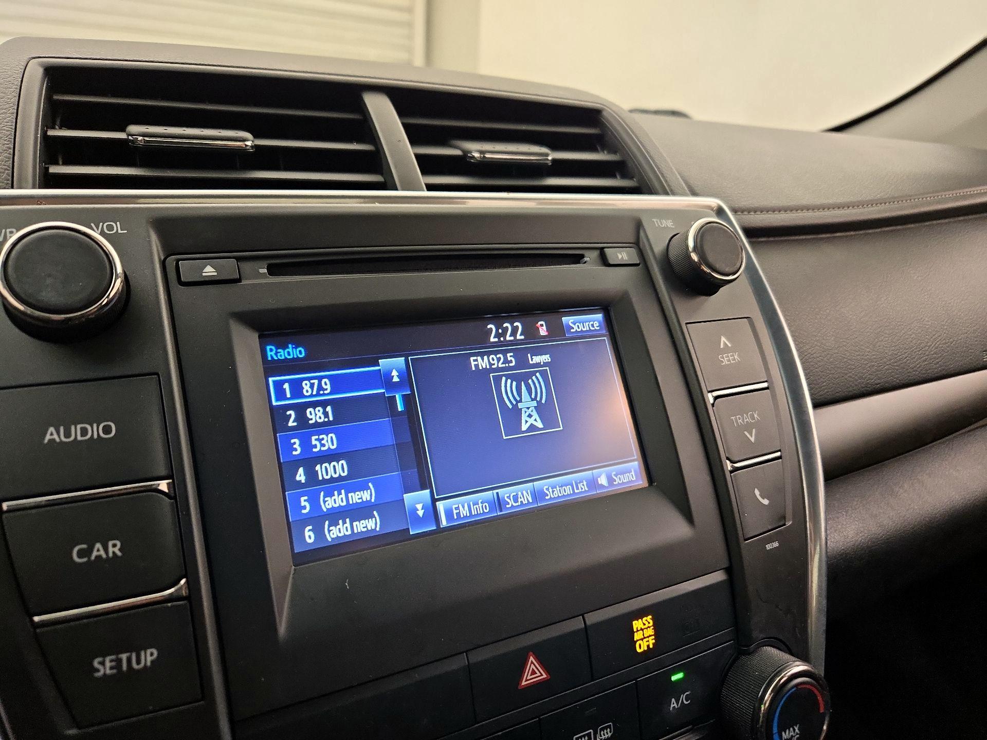 Thumbnail: 2015 Toyota Camry - 14