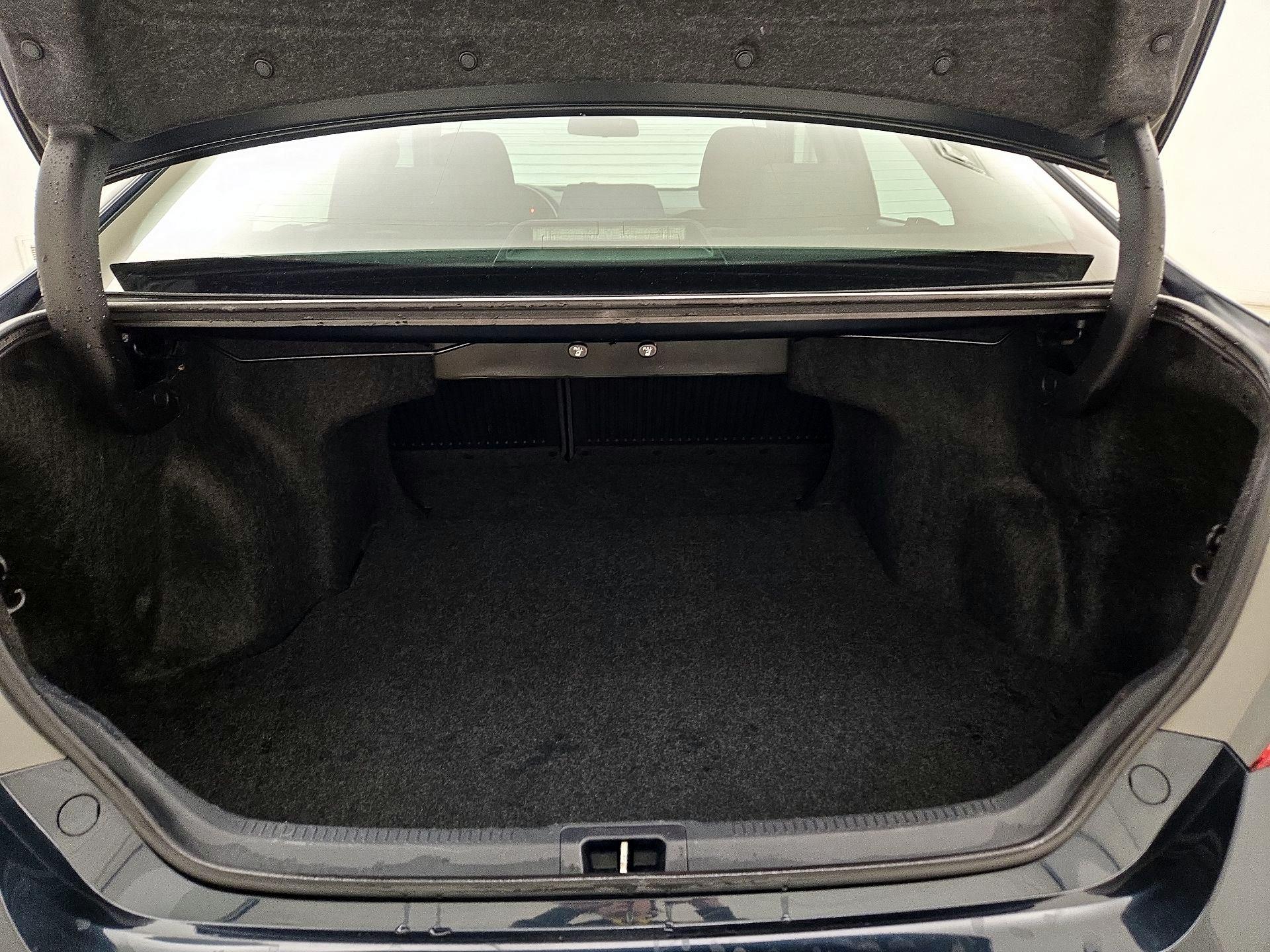 Thumbnail: 2015 Toyota Camry - 18