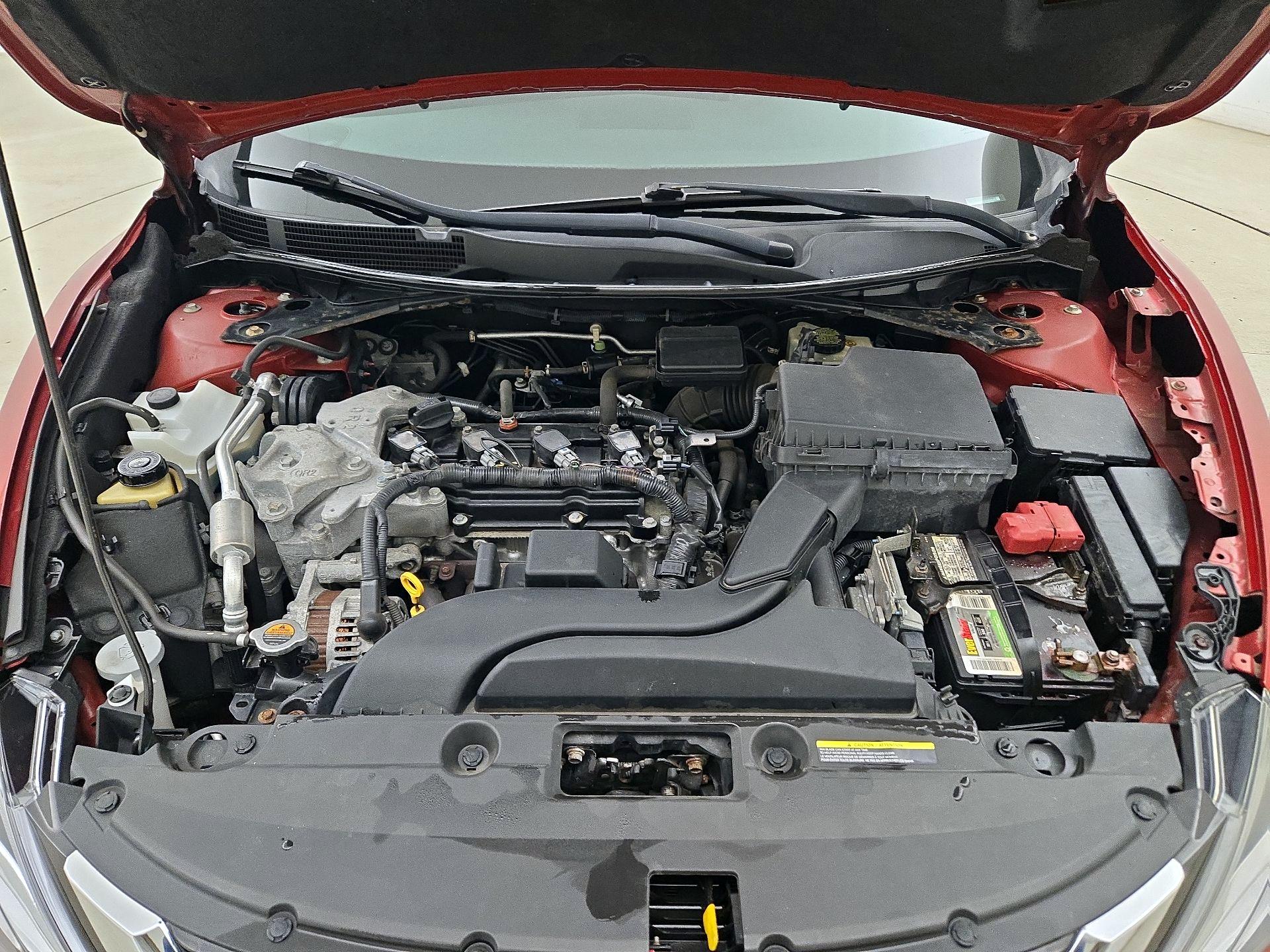 Thumbnail: 2016 Nissan Altima - 18