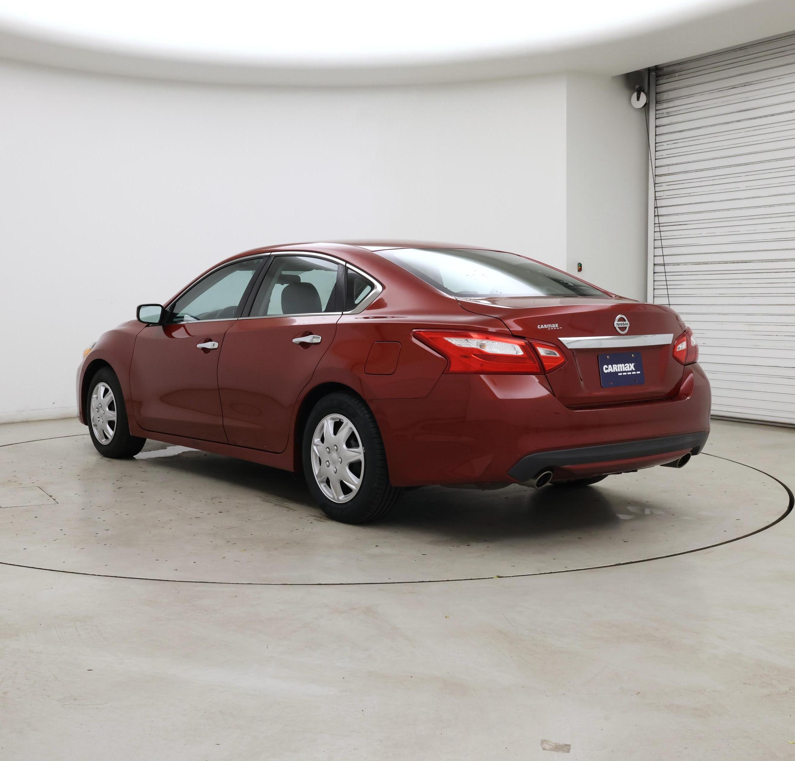 Thumbnail: 2016 Nissan Altima - 2