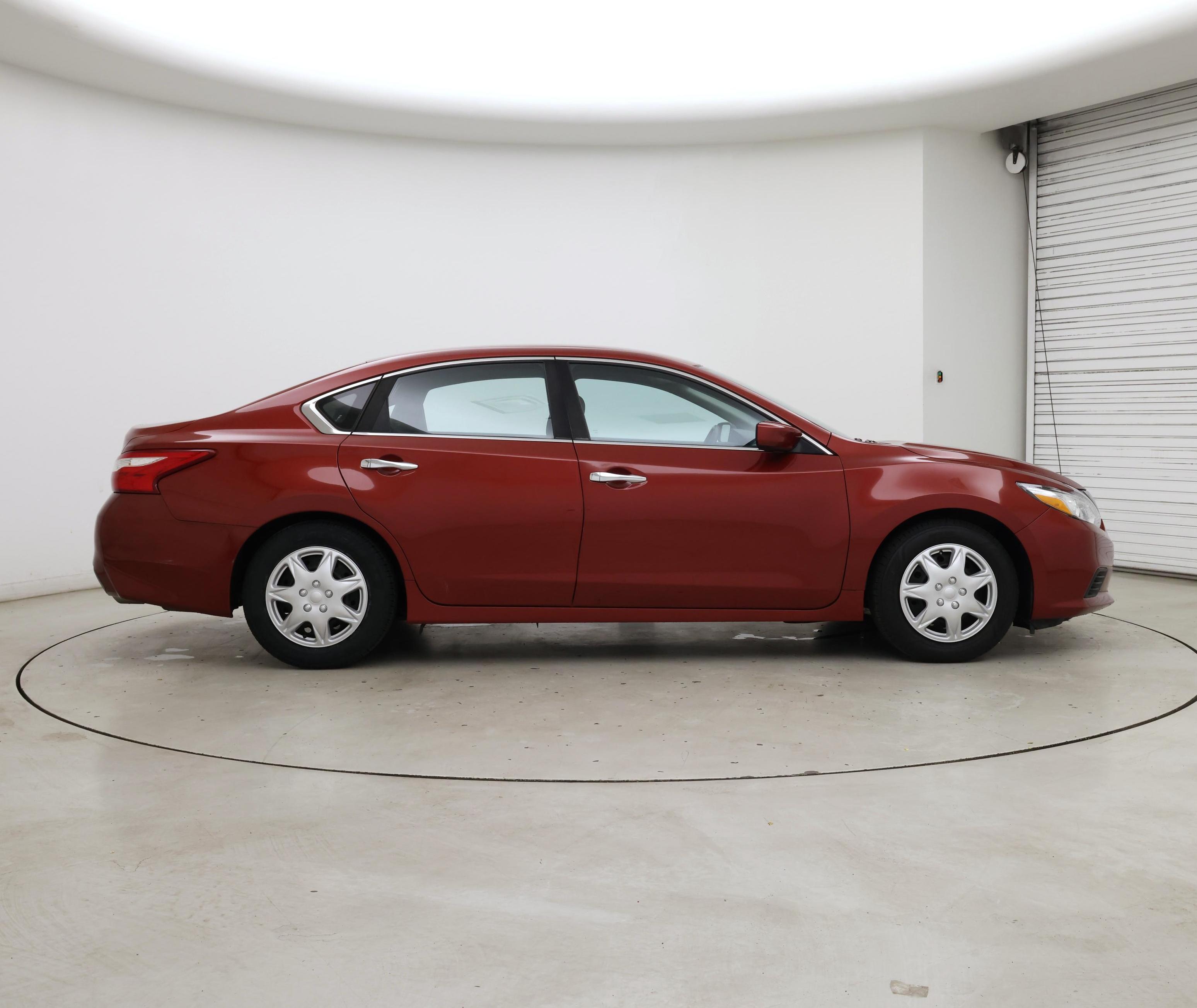 Thumbnail: 2016 Nissan Altima - 7