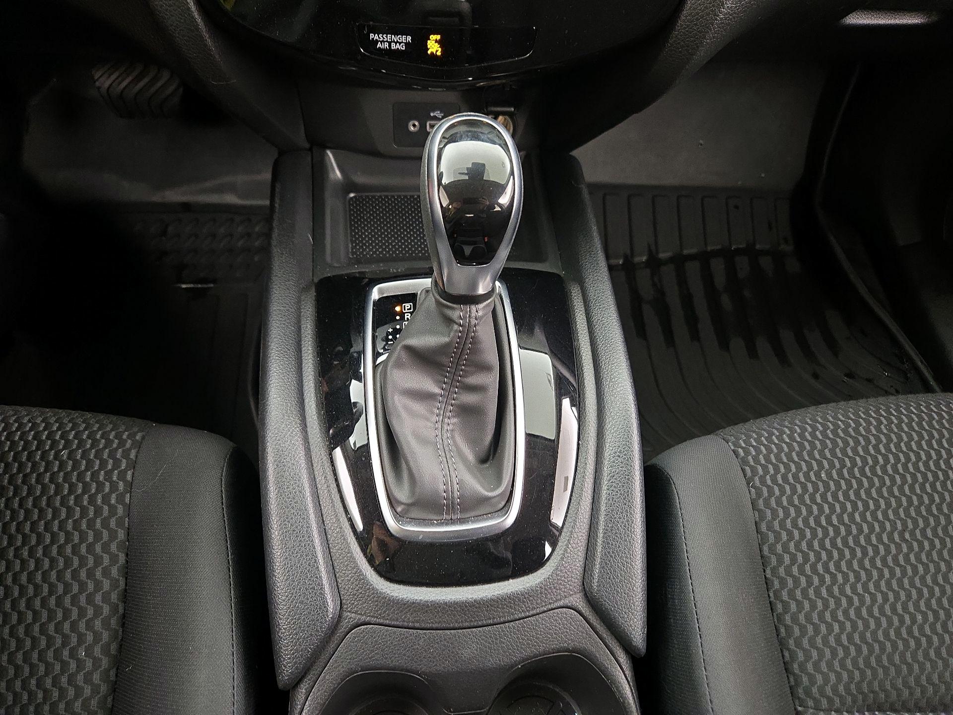 Thumbnail: 2021 Nissan Rogue Sport - 17