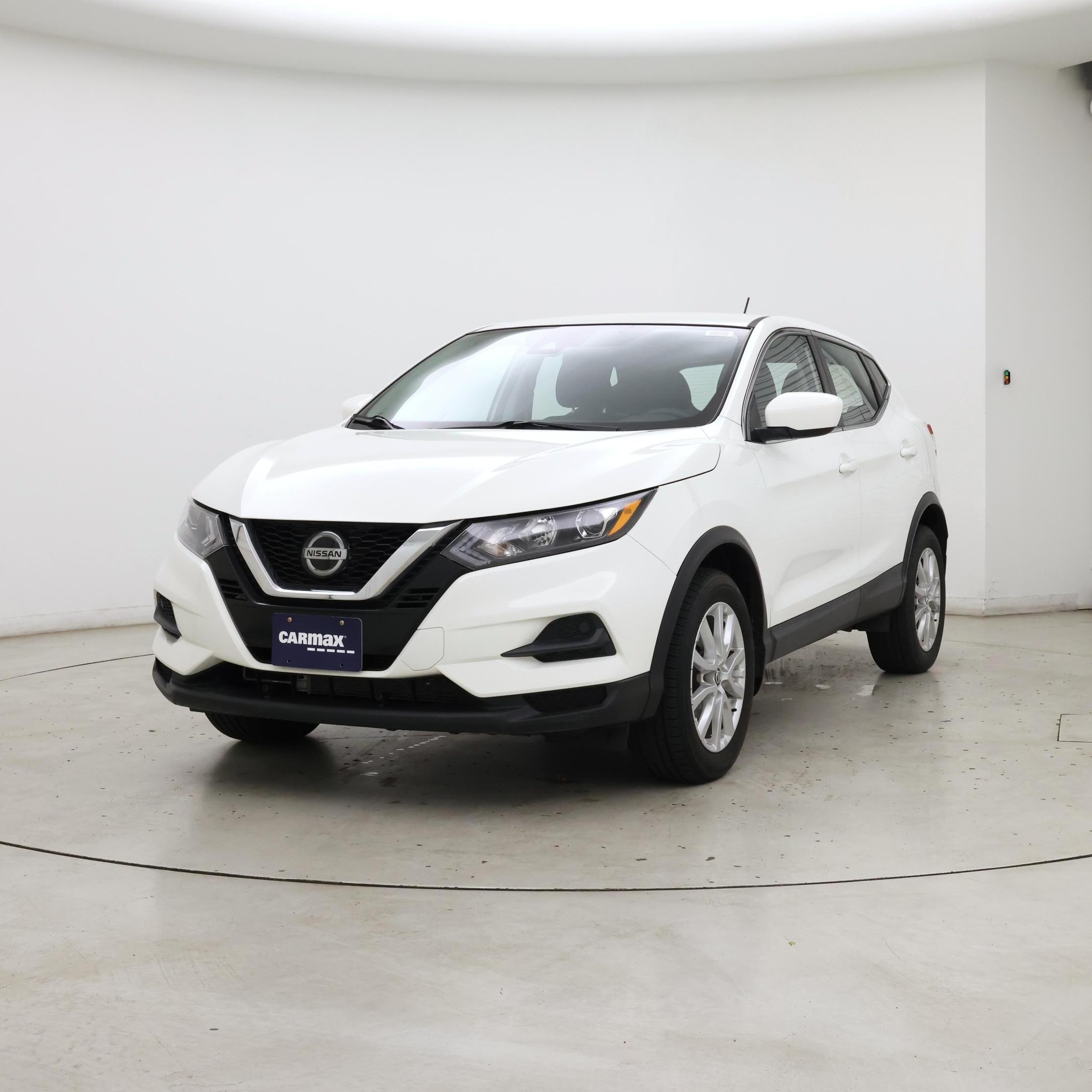 Thumbnail: 2021 Nissan Rogue Sport - 4
