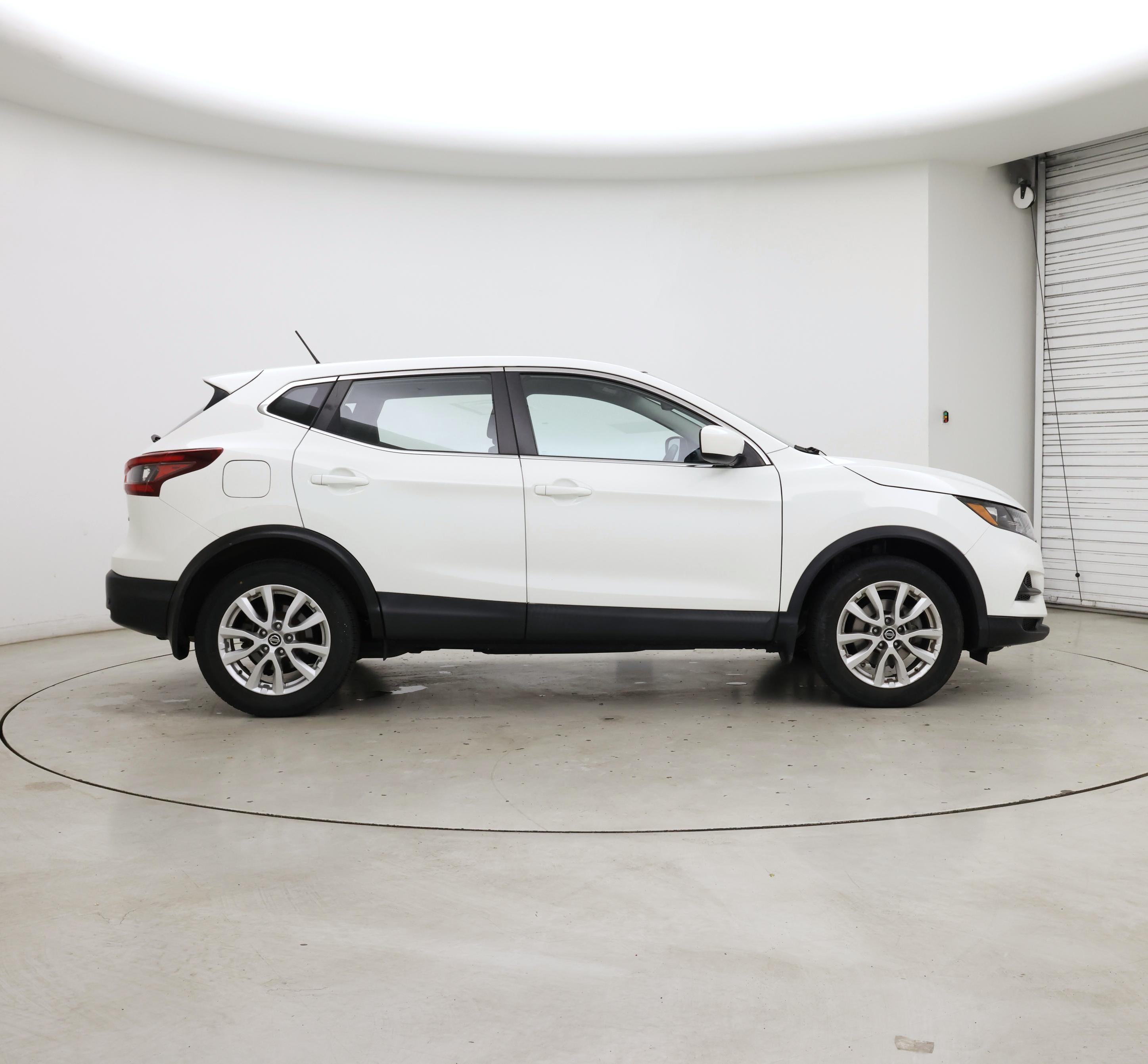 Thumbnail: 2021 Nissan Rogue Sport - 7