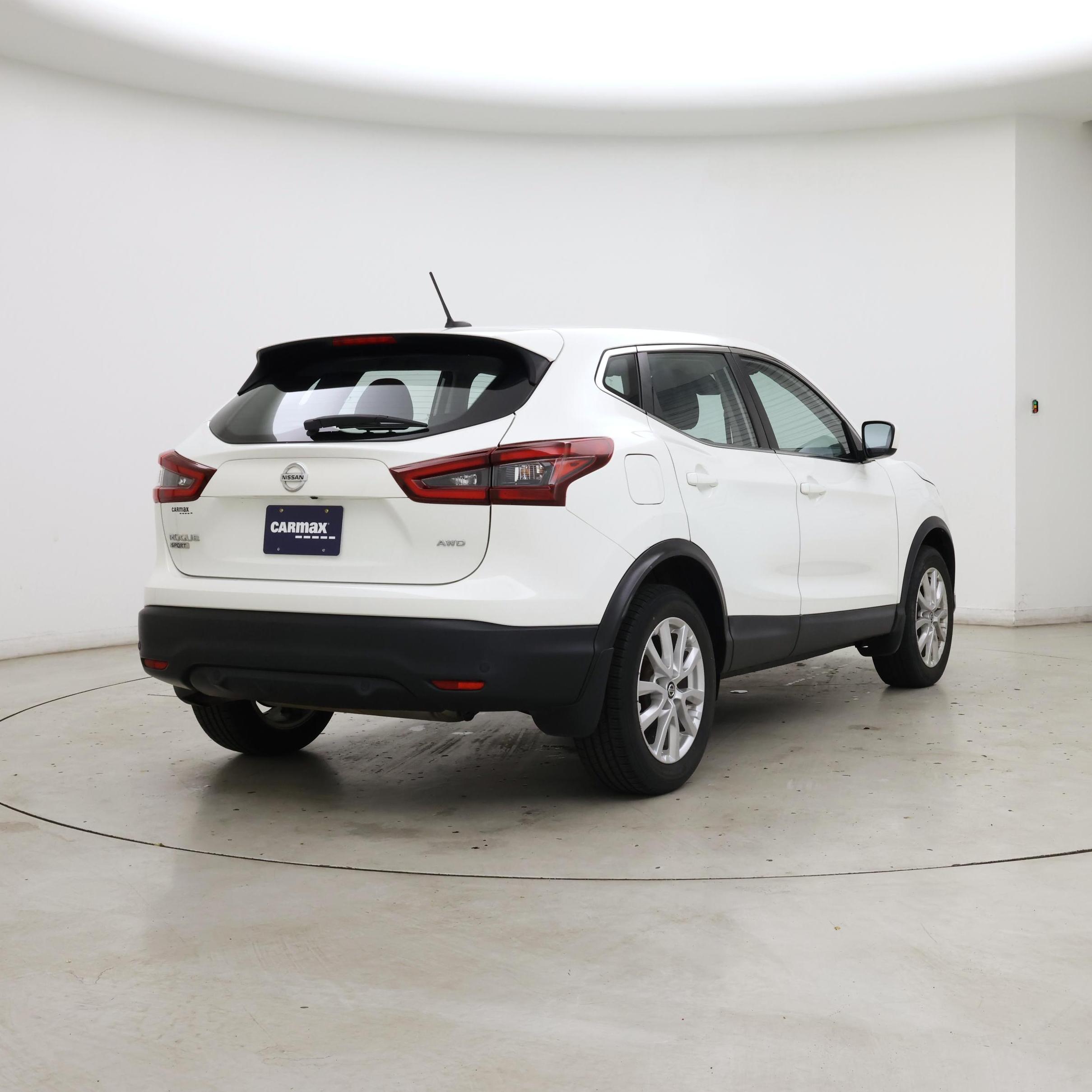 Thumbnail: 2021 Nissan Rogue Sport - 8