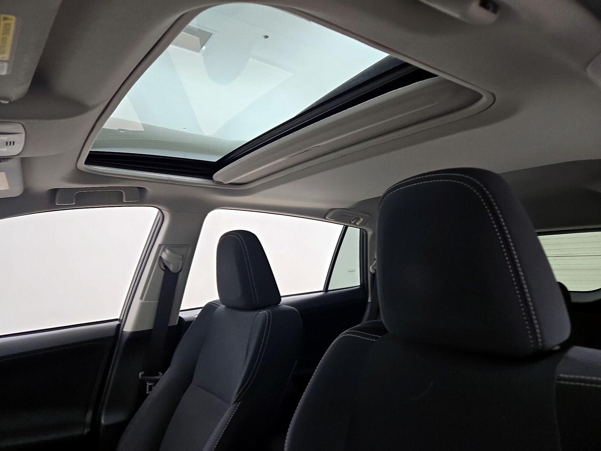 Thumbnail: 2014 Toyota RAV4 - 17
