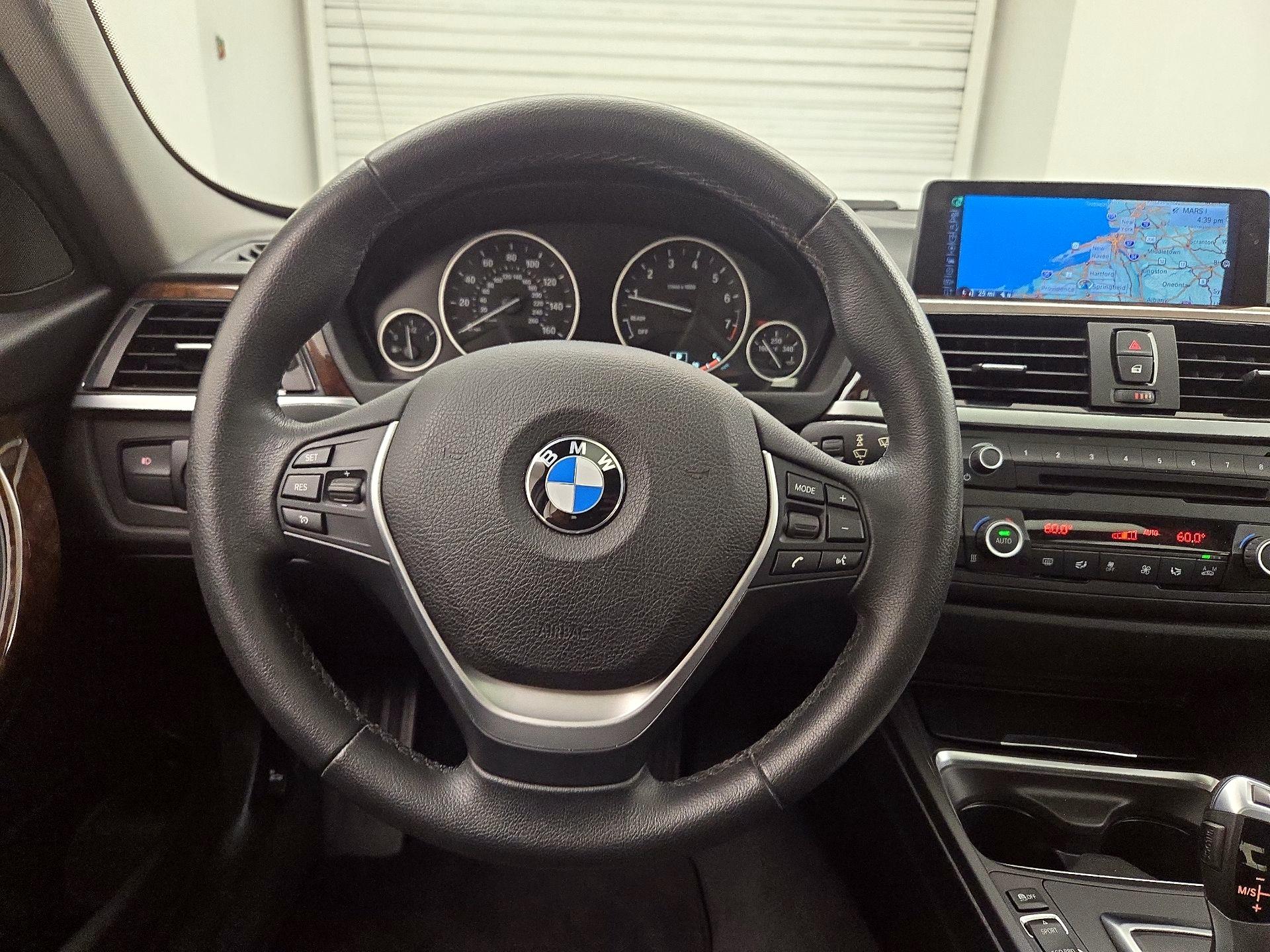 Thumbnail: 2015 BMW 3 Series - 10
