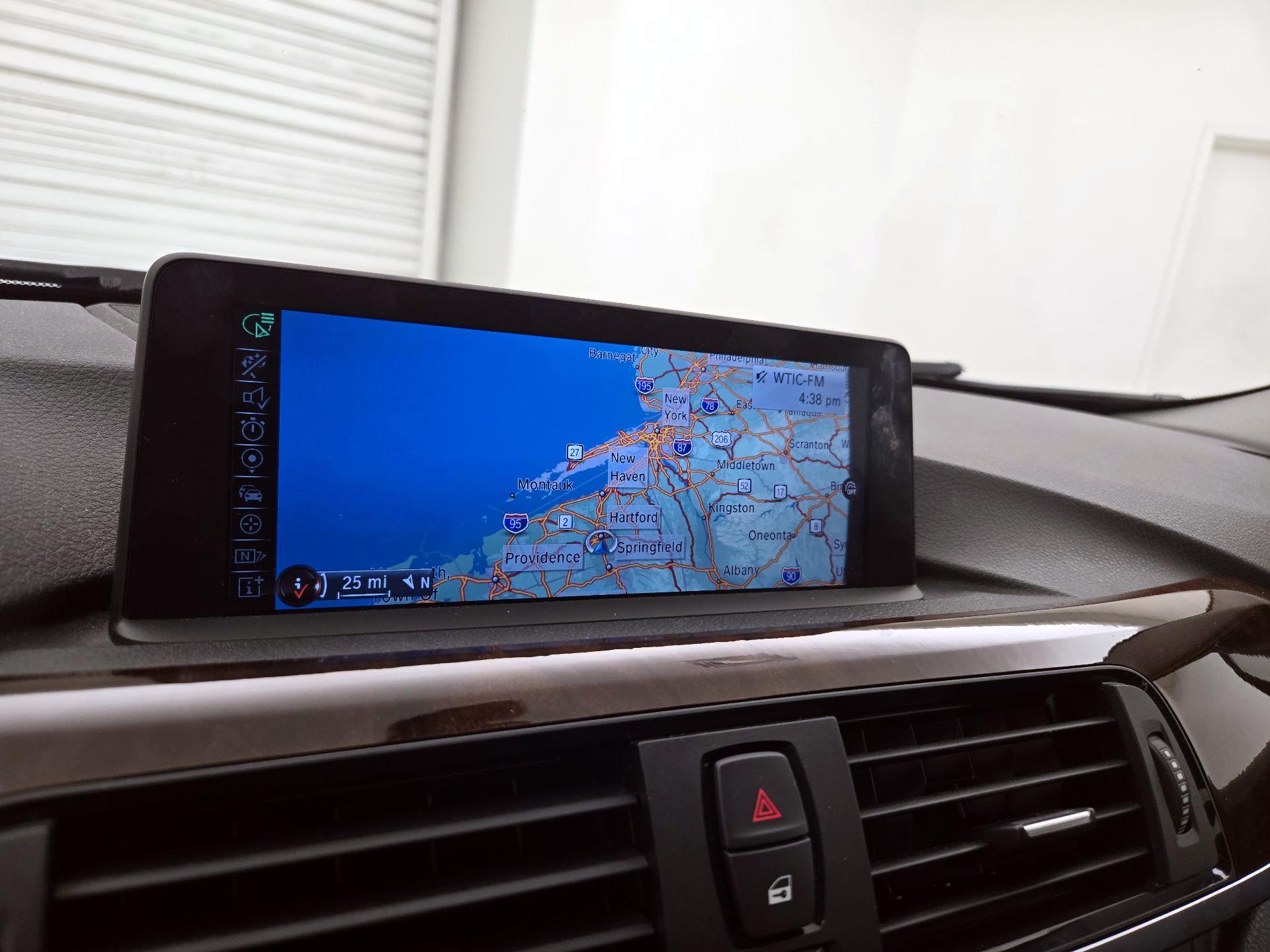 Thumbnail: 2015 BMW 3 Series - 14