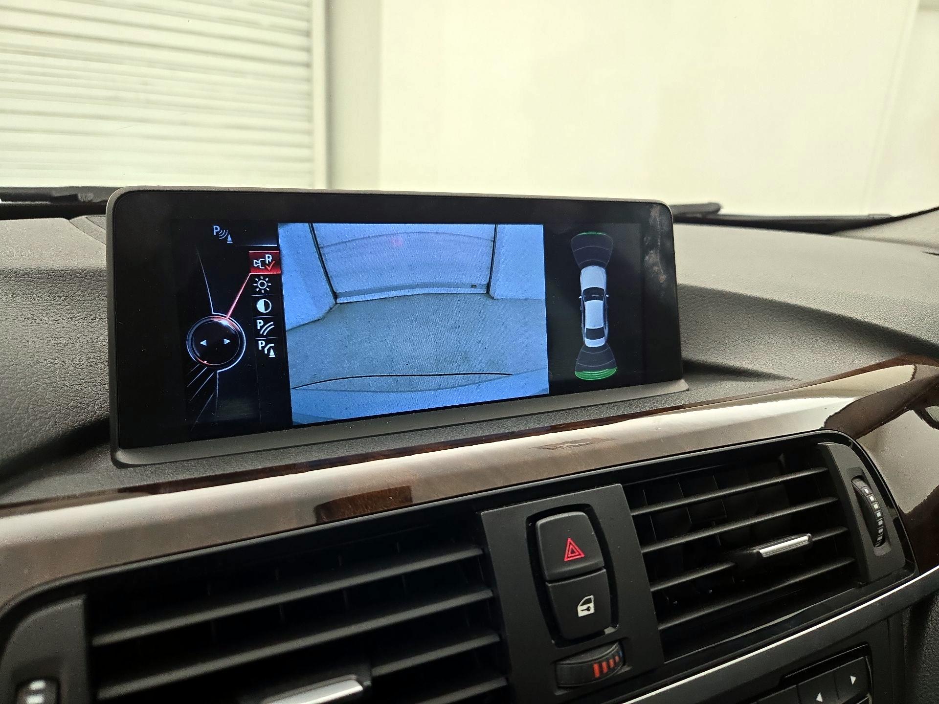 Thumbnail: 2015 BMW 3 Series - 15