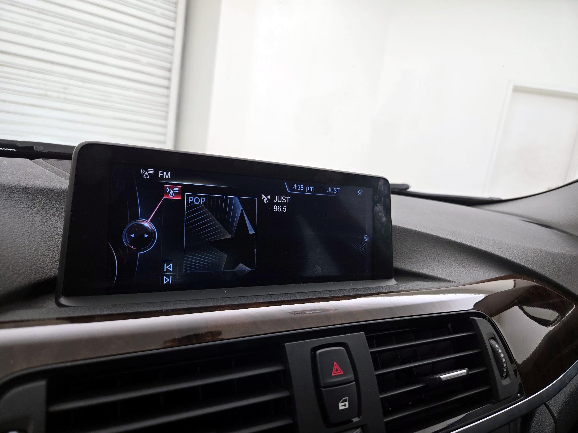 Thumbnail: 2015 BMW 3 Series - 16