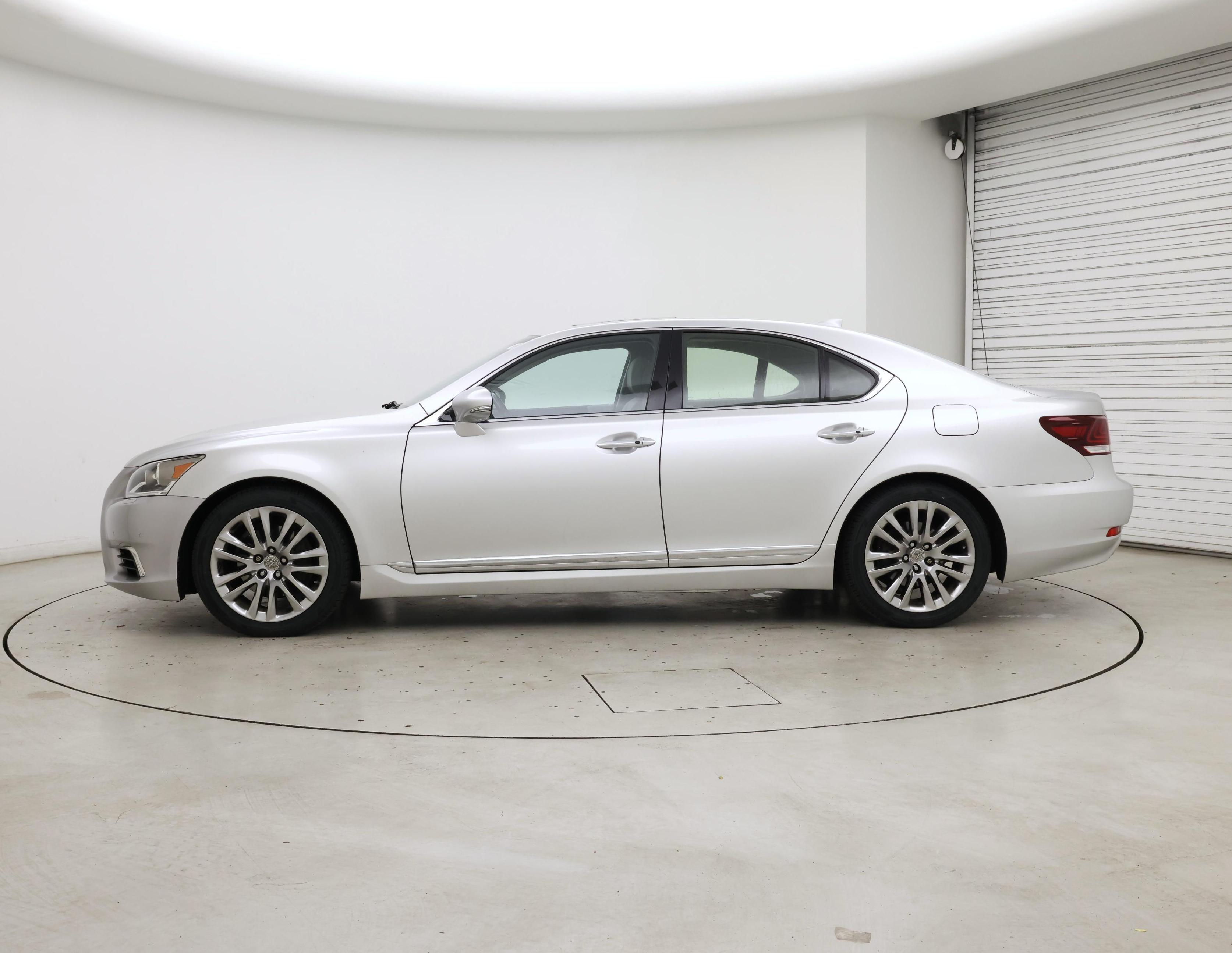 Thumbnail: 2017 Lexus LS - 3
