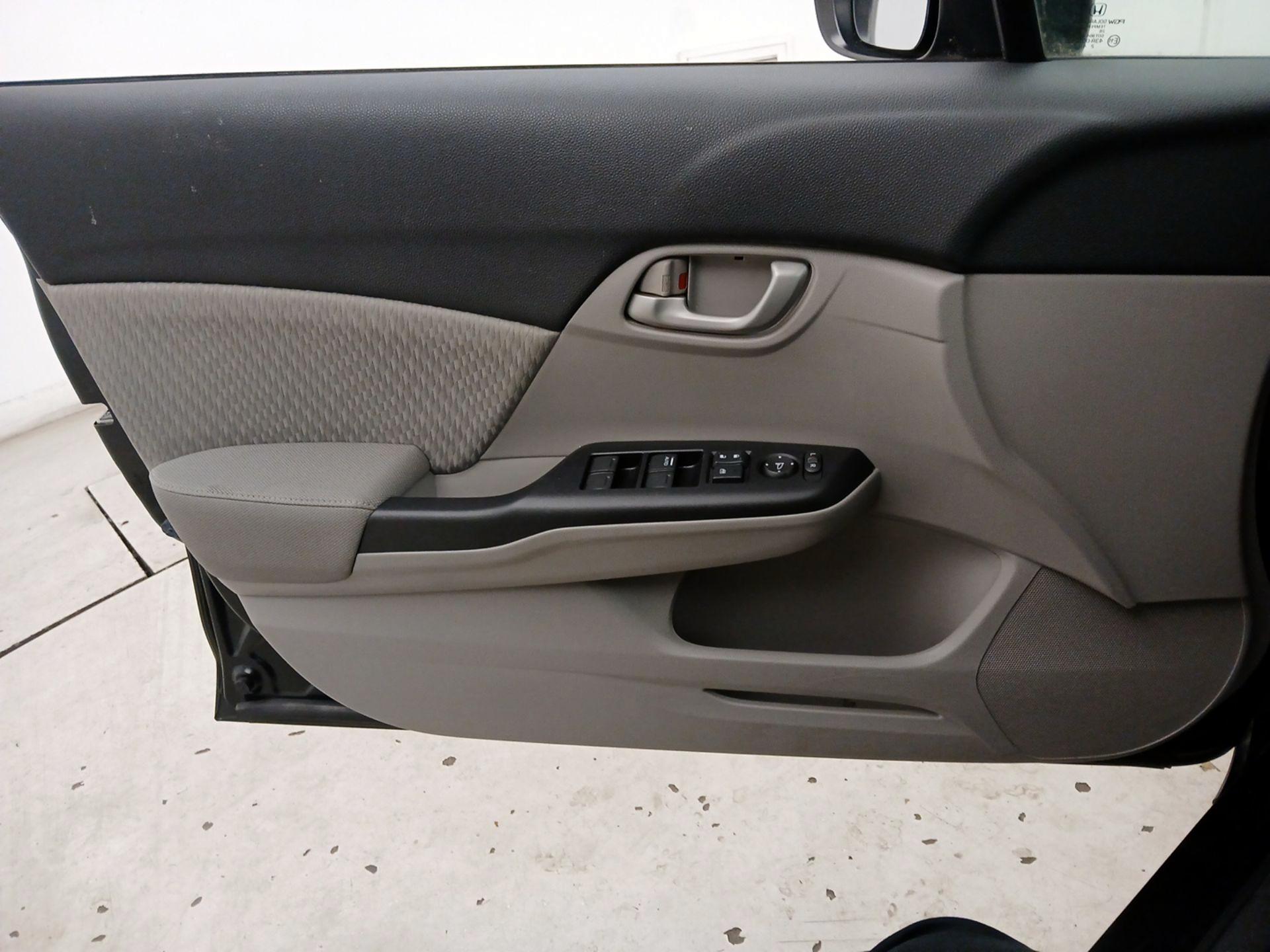 Thumbnail: 2015 Honda Civic - 12