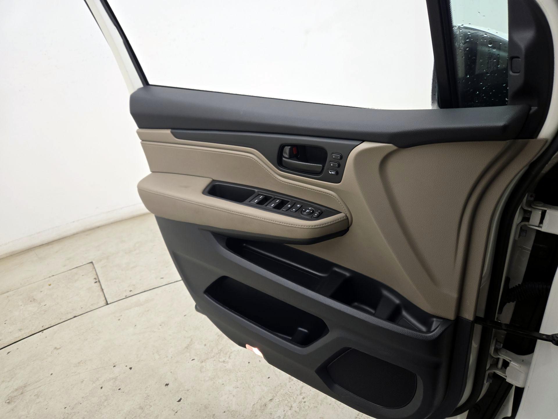 Thumbnail: 2019 Honda Odyssey - 12