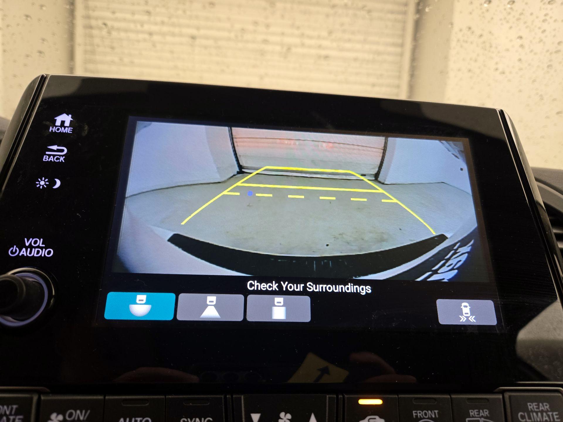 Thumbnail: 2019 Honda Odyssey - 15