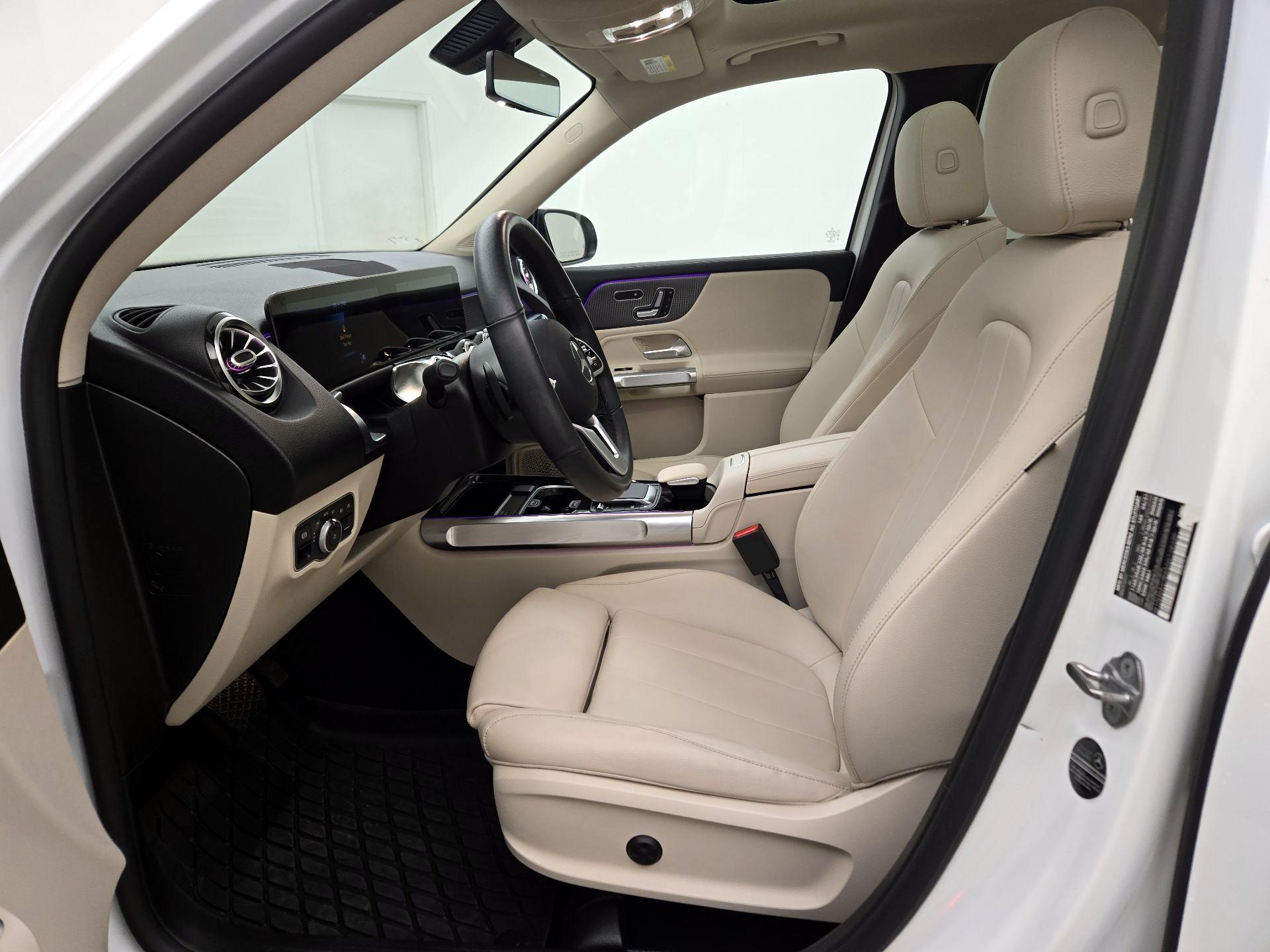 Thumbnail: 2021 Mercedes-Benz GLB - 11