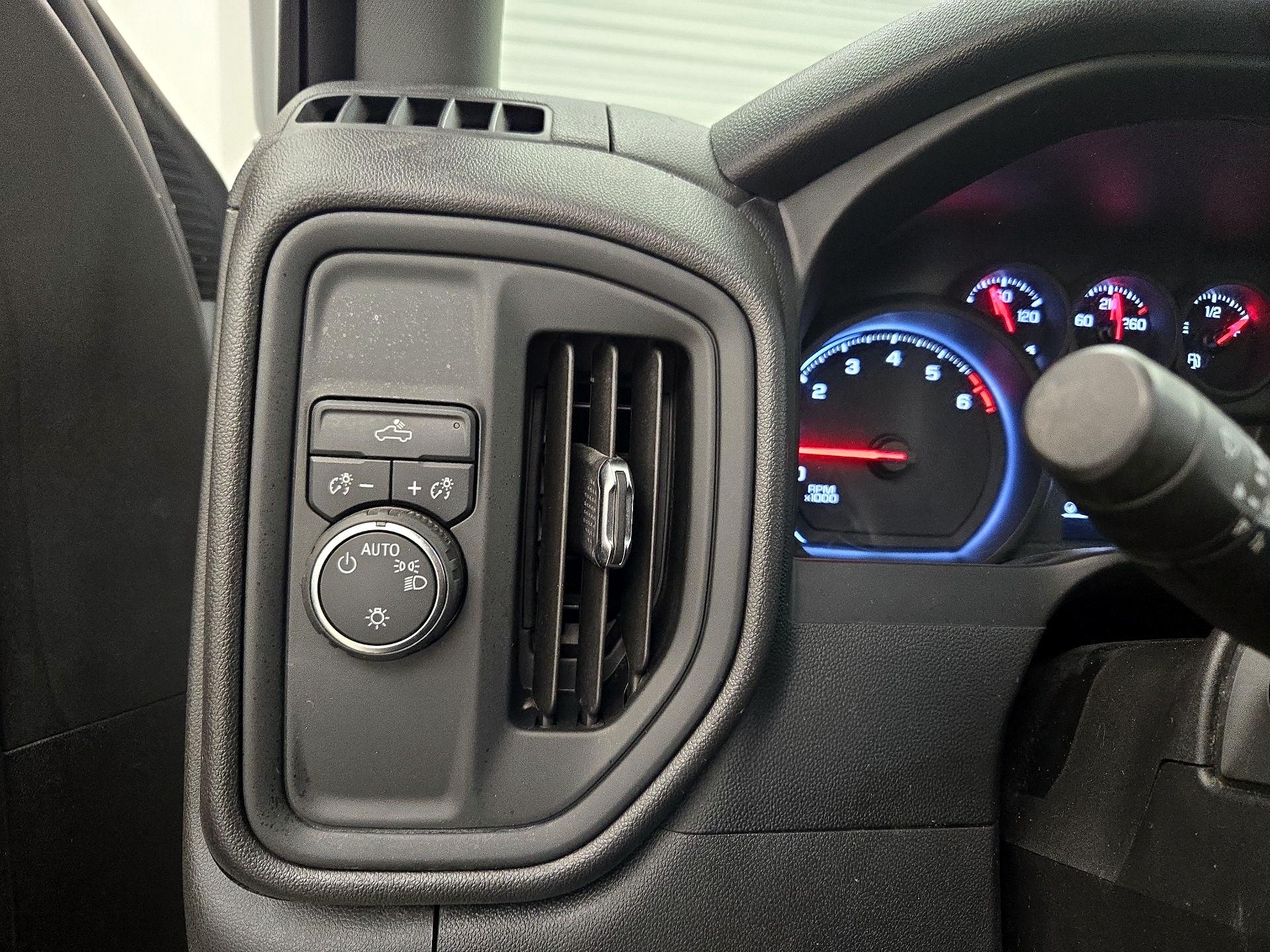 Thumbnail: 2021 Chevrolet Silverado 1500 - 13