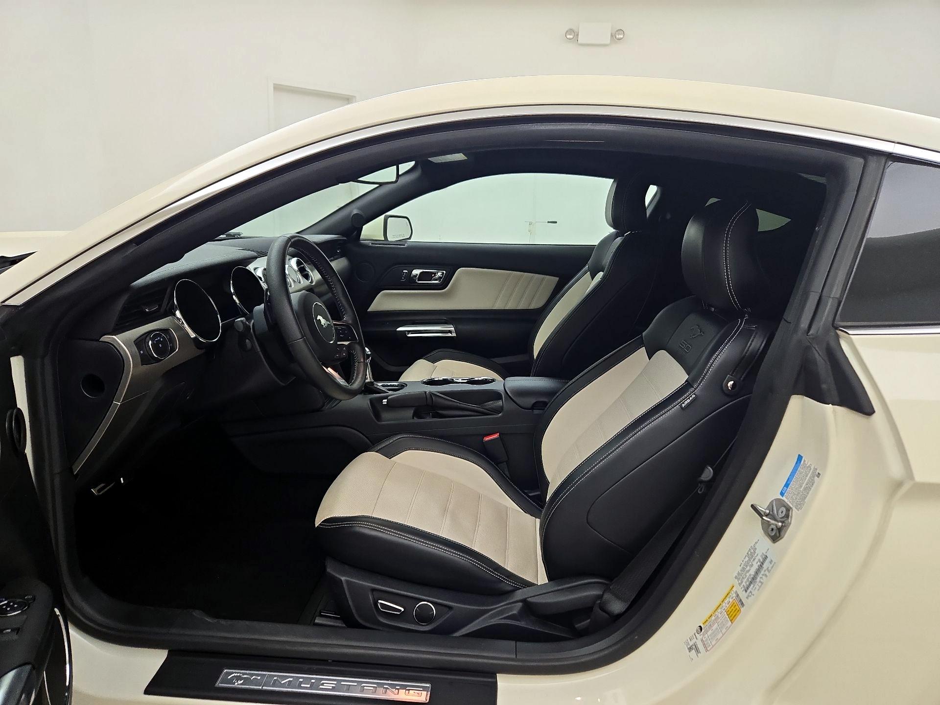 Thumbnail: 2015 Ford Mustang - 11