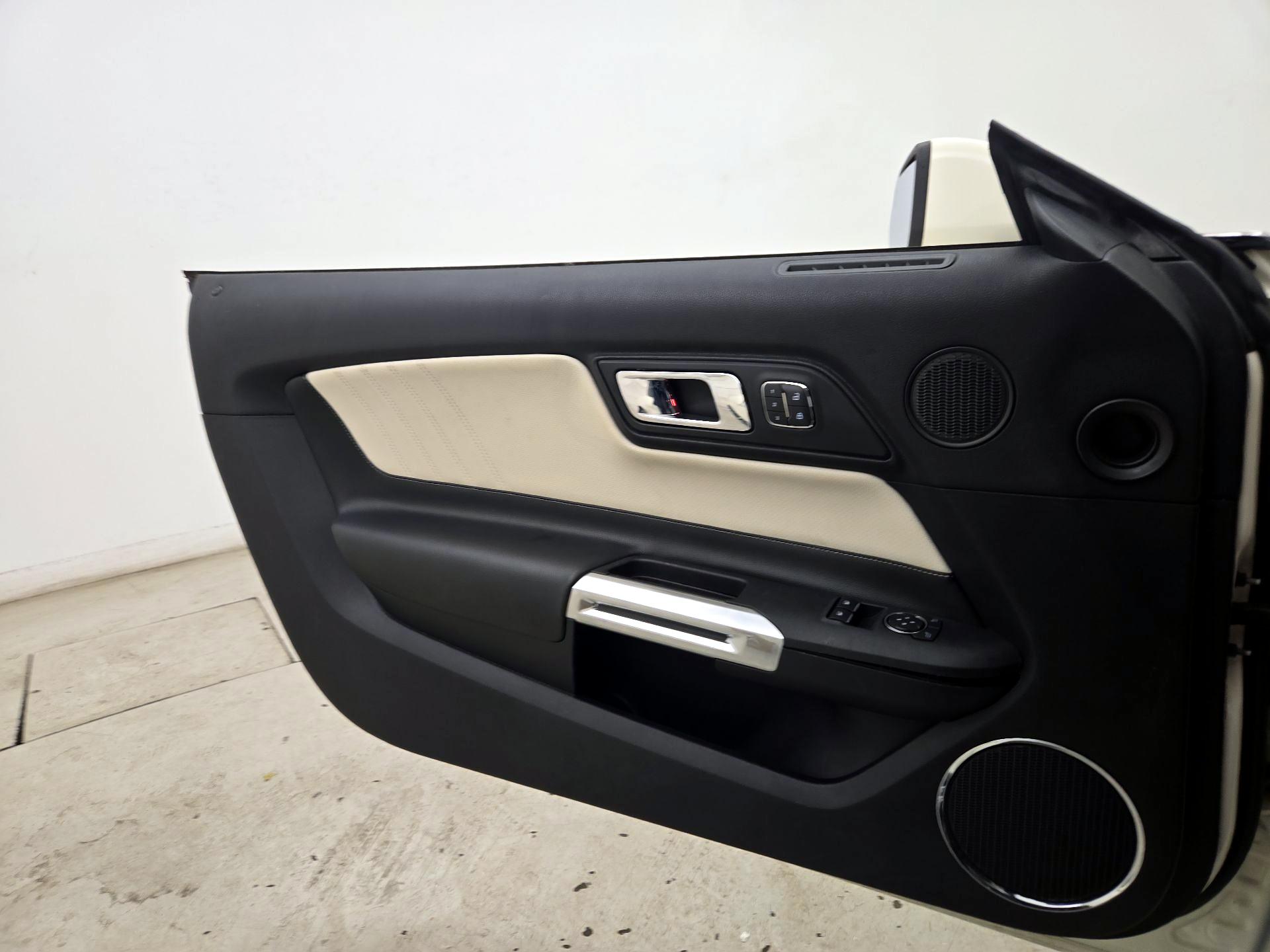 Thumbnail: 2015 Ford Mustang - 12