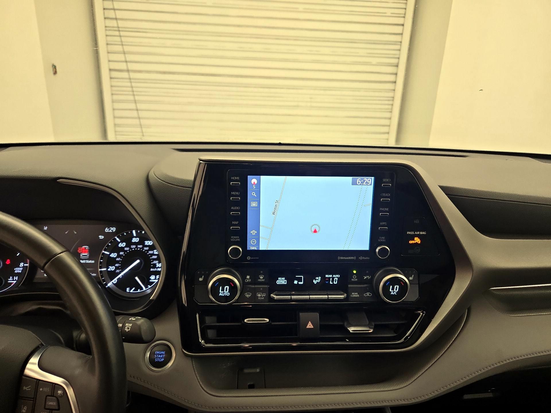 Thumbnail: 2021 Toyota Highlander - 9
