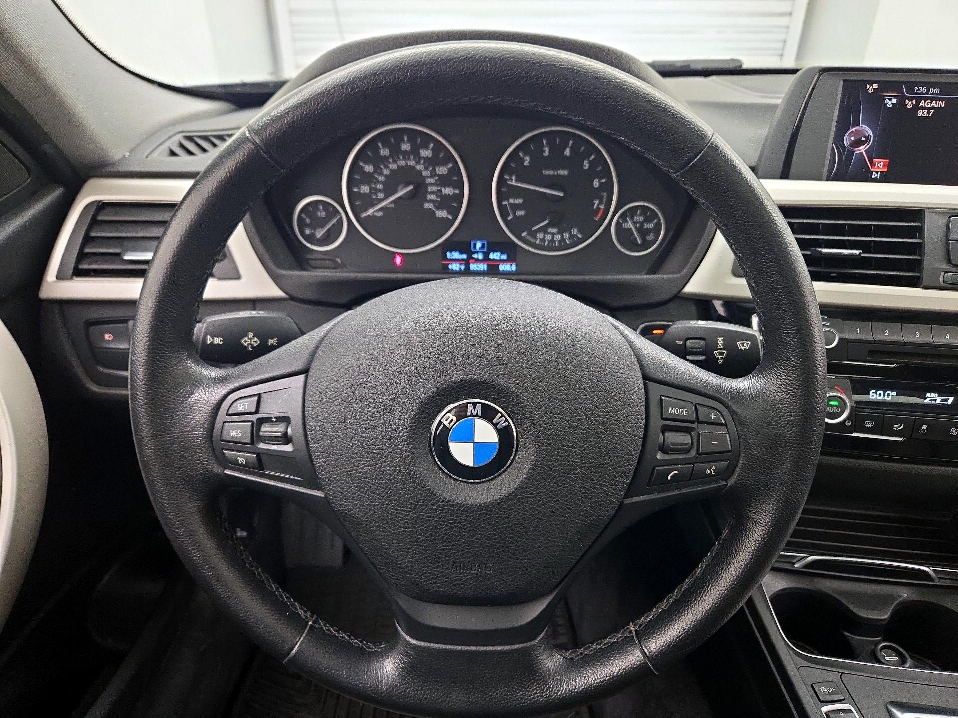 Thumbnail: 2016 BMW 3 Series - 10