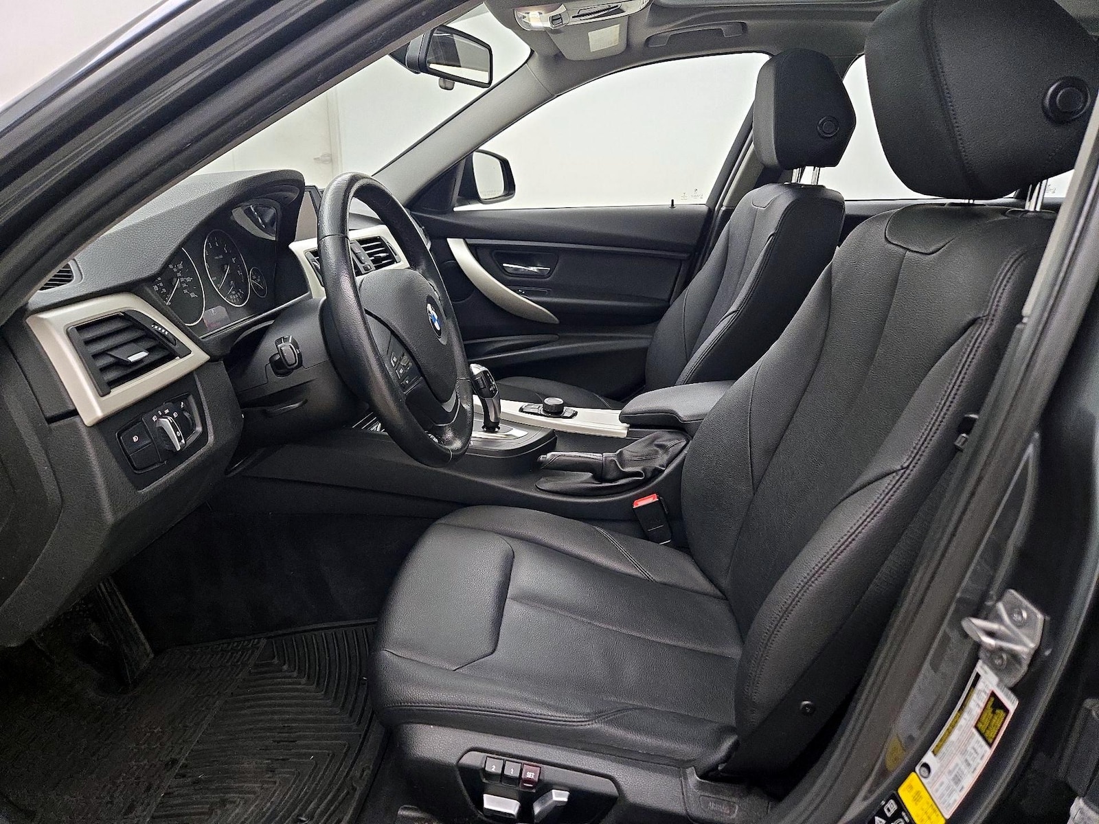 2016 BMW 3 Series 320i - Photo 12