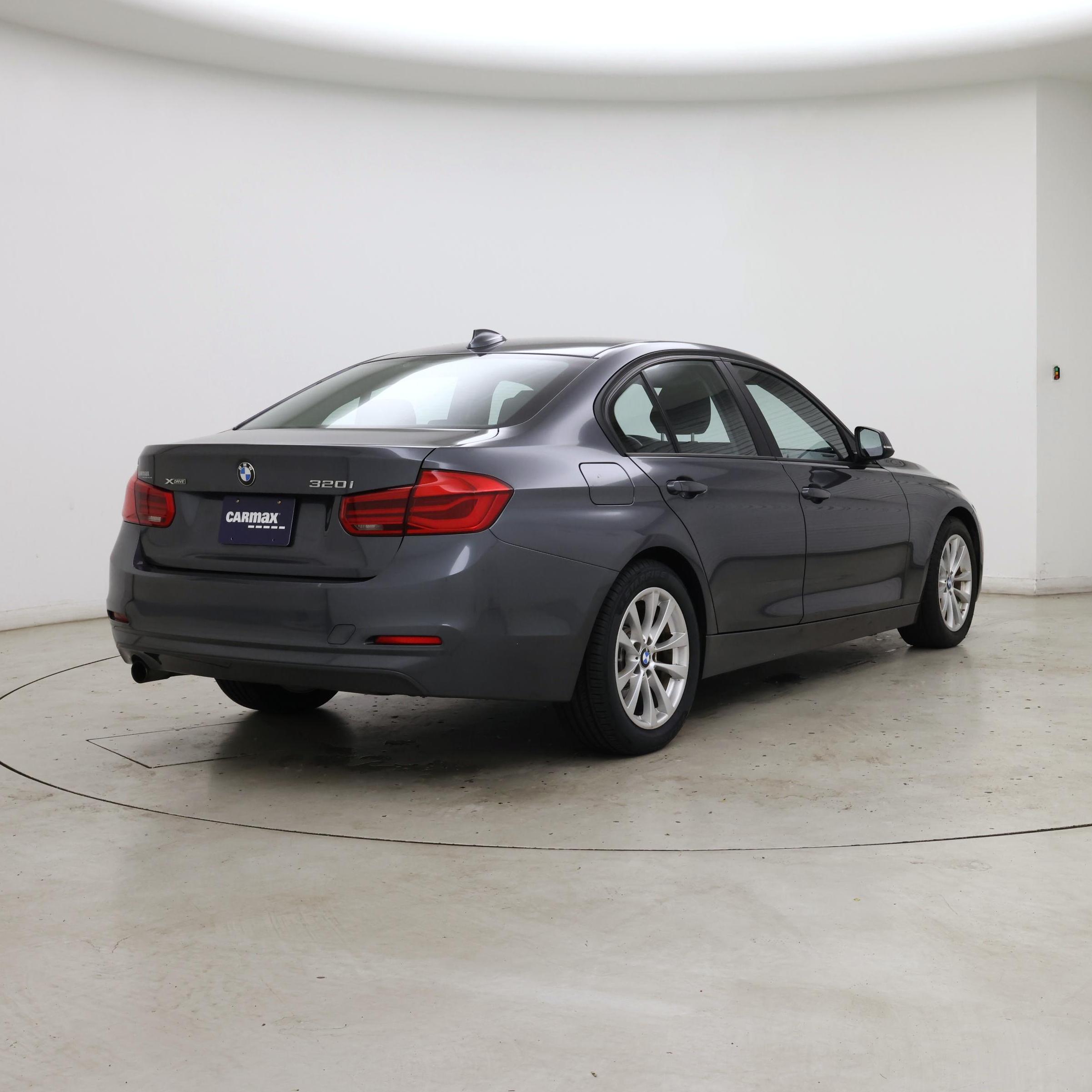 Thumbnail: 2016 BMW 3 Series - 8