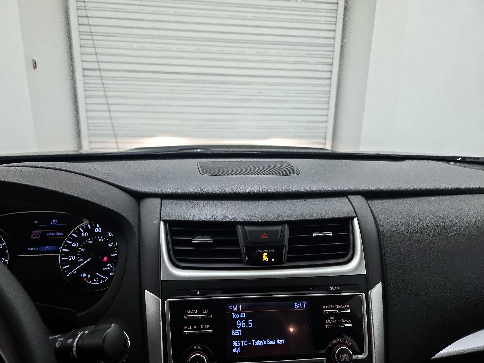 Thumbnail: 2018 Nissan Altima - 9