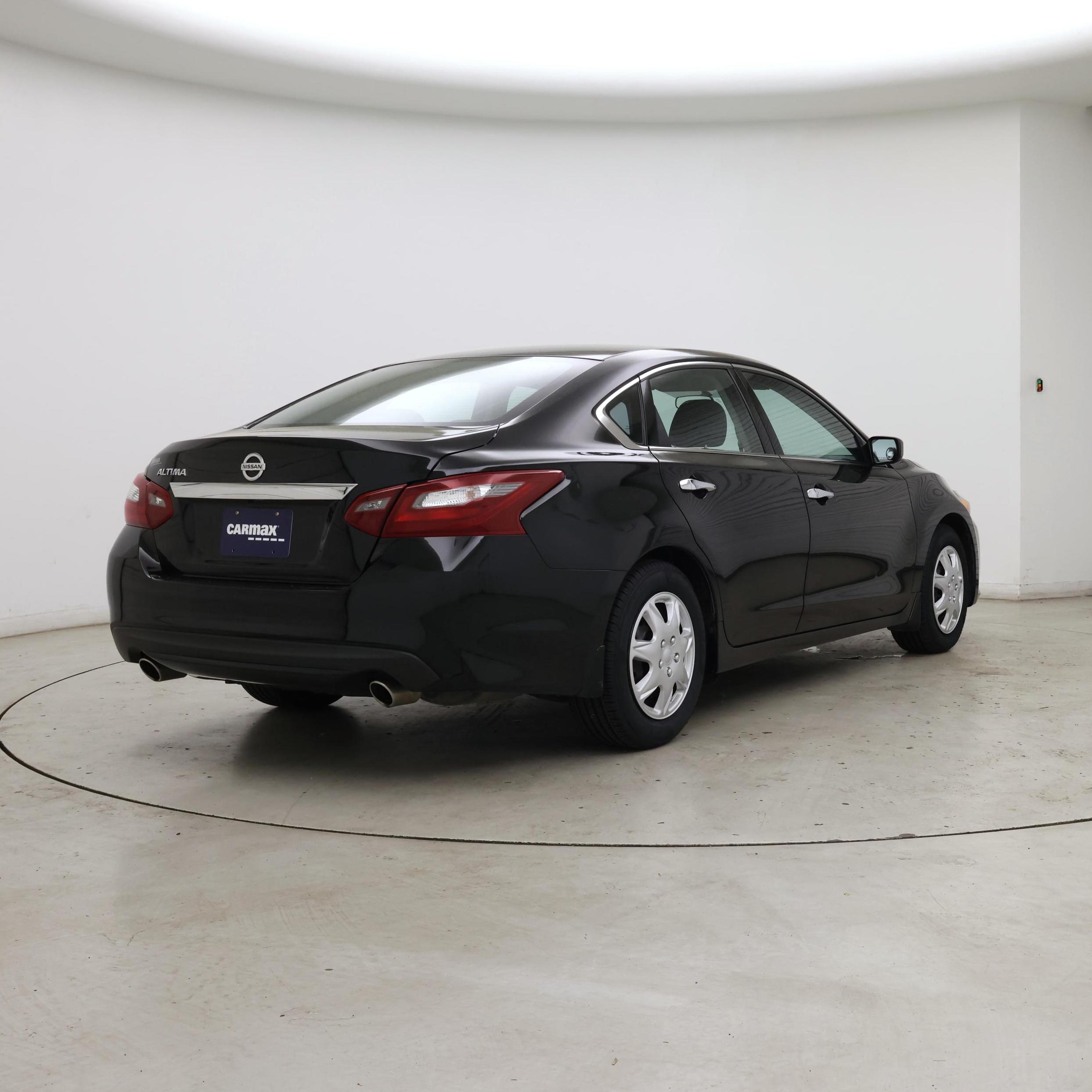 Thumbnail: 2018 Nissan Altima - 8