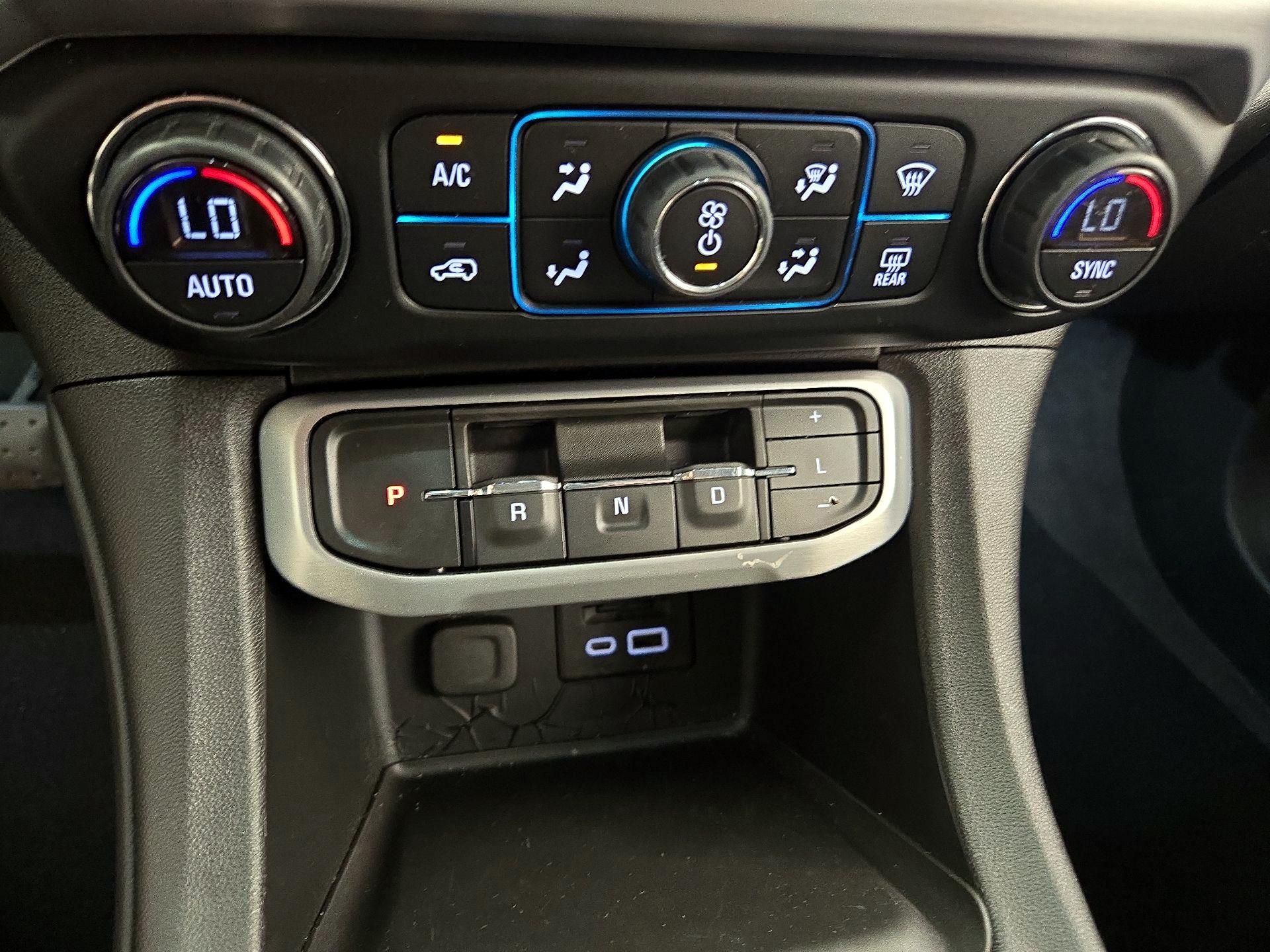 Thumbnail: 2022 GMC Acadia - 16