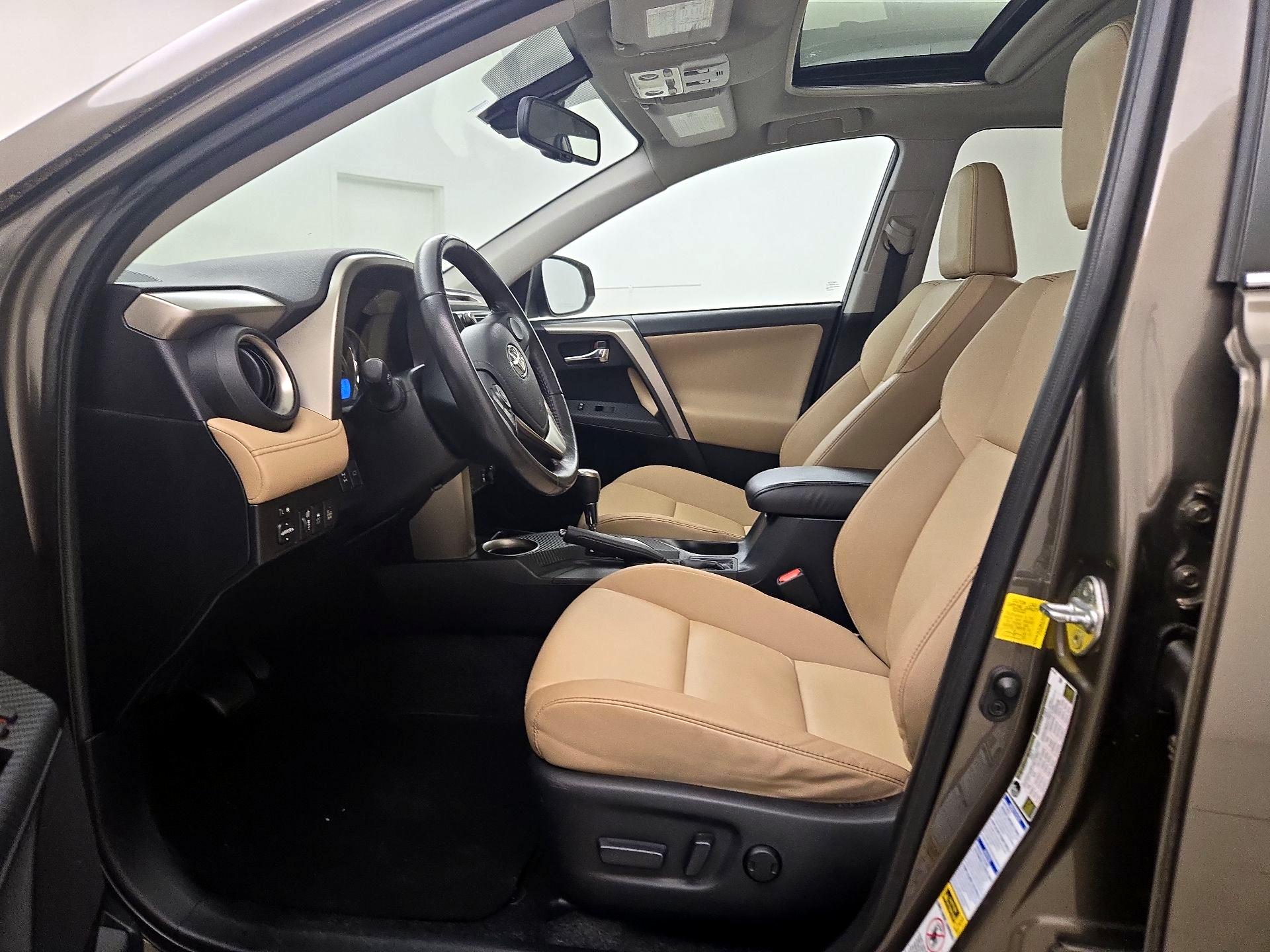 Thumbnail: 2014 Toyota RAV4 - 11