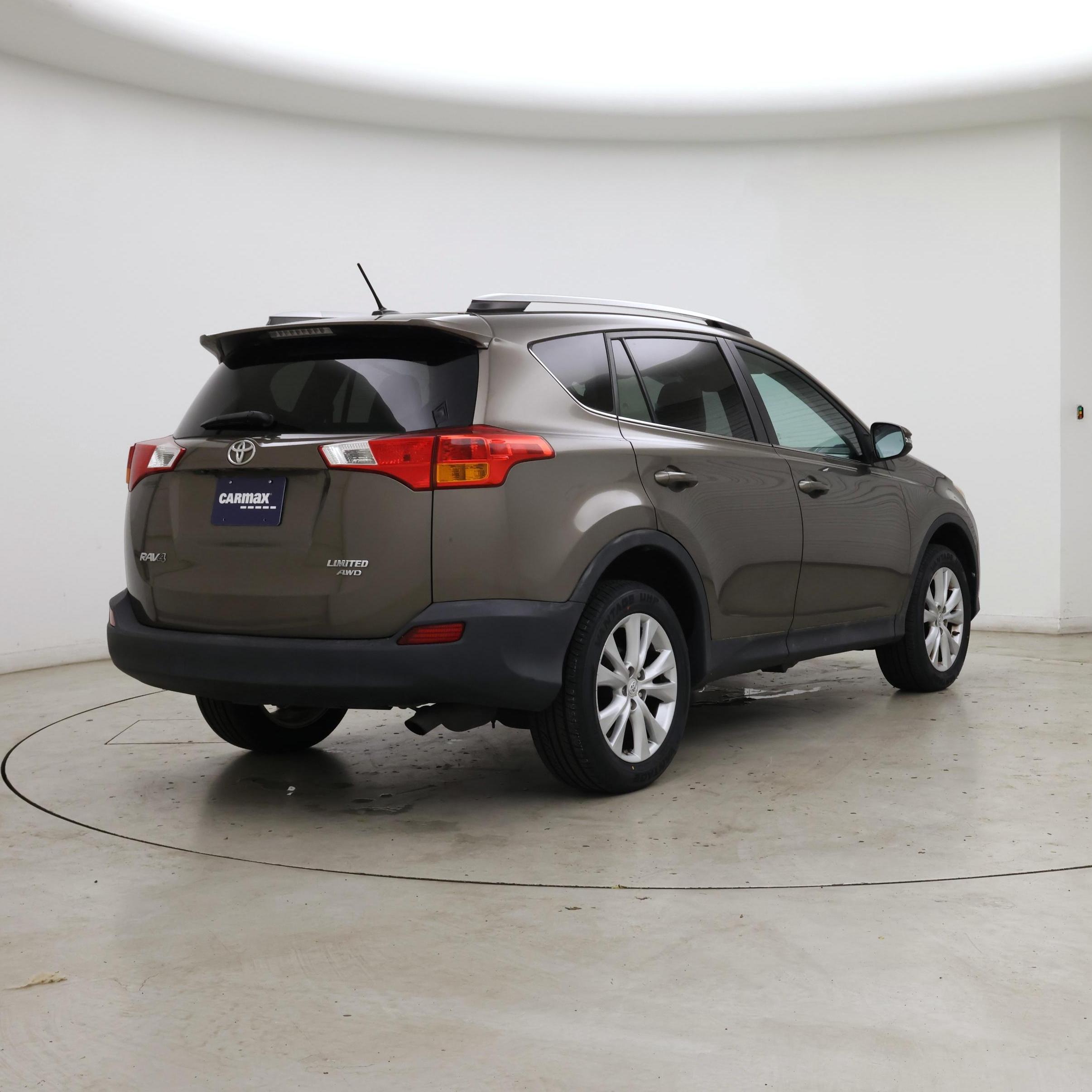 Thumbnail: 2014 Toyota RAV4 - 8